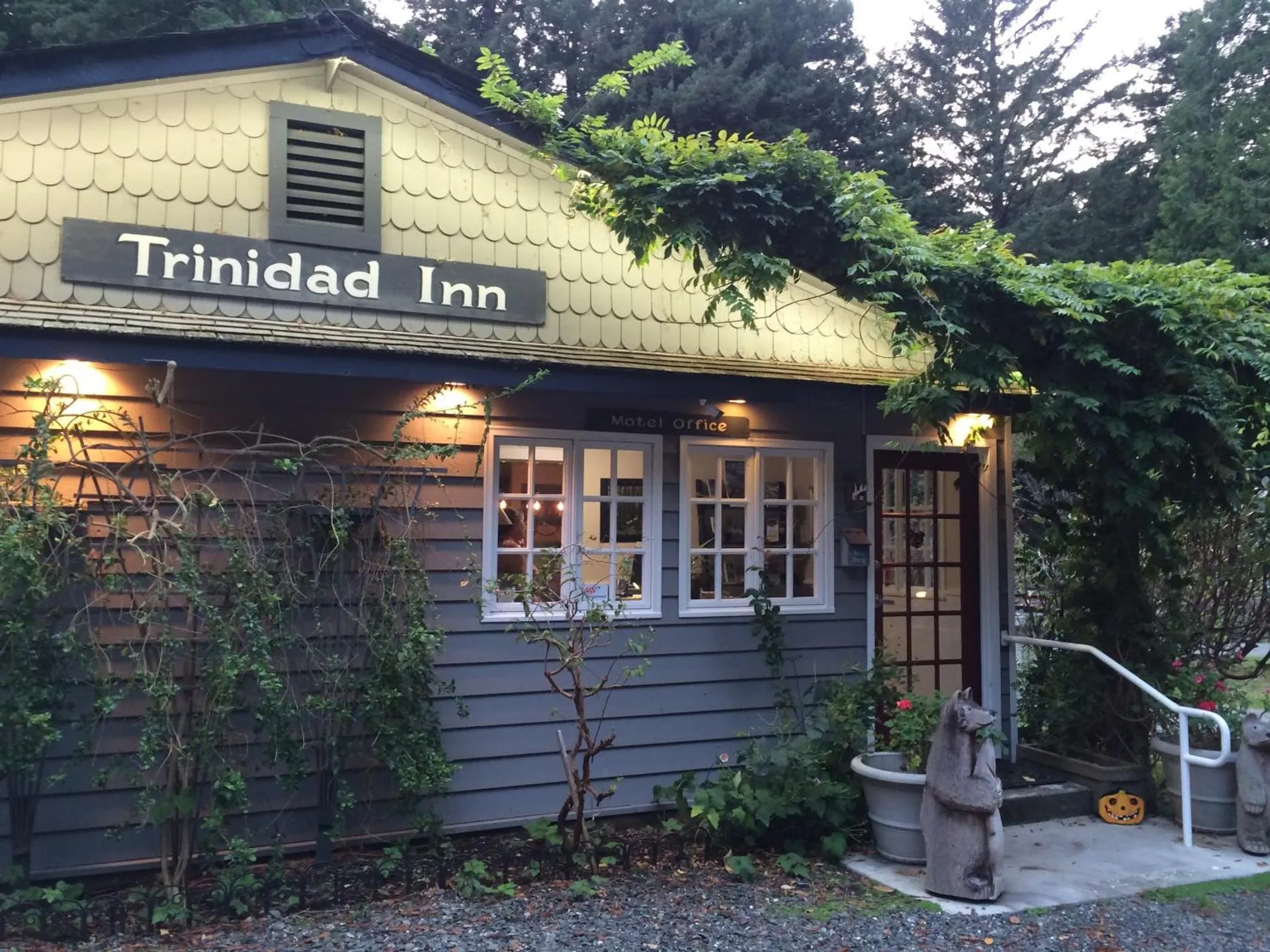 Dog Friendly Inn $Trinidad - $Trinidad Inn