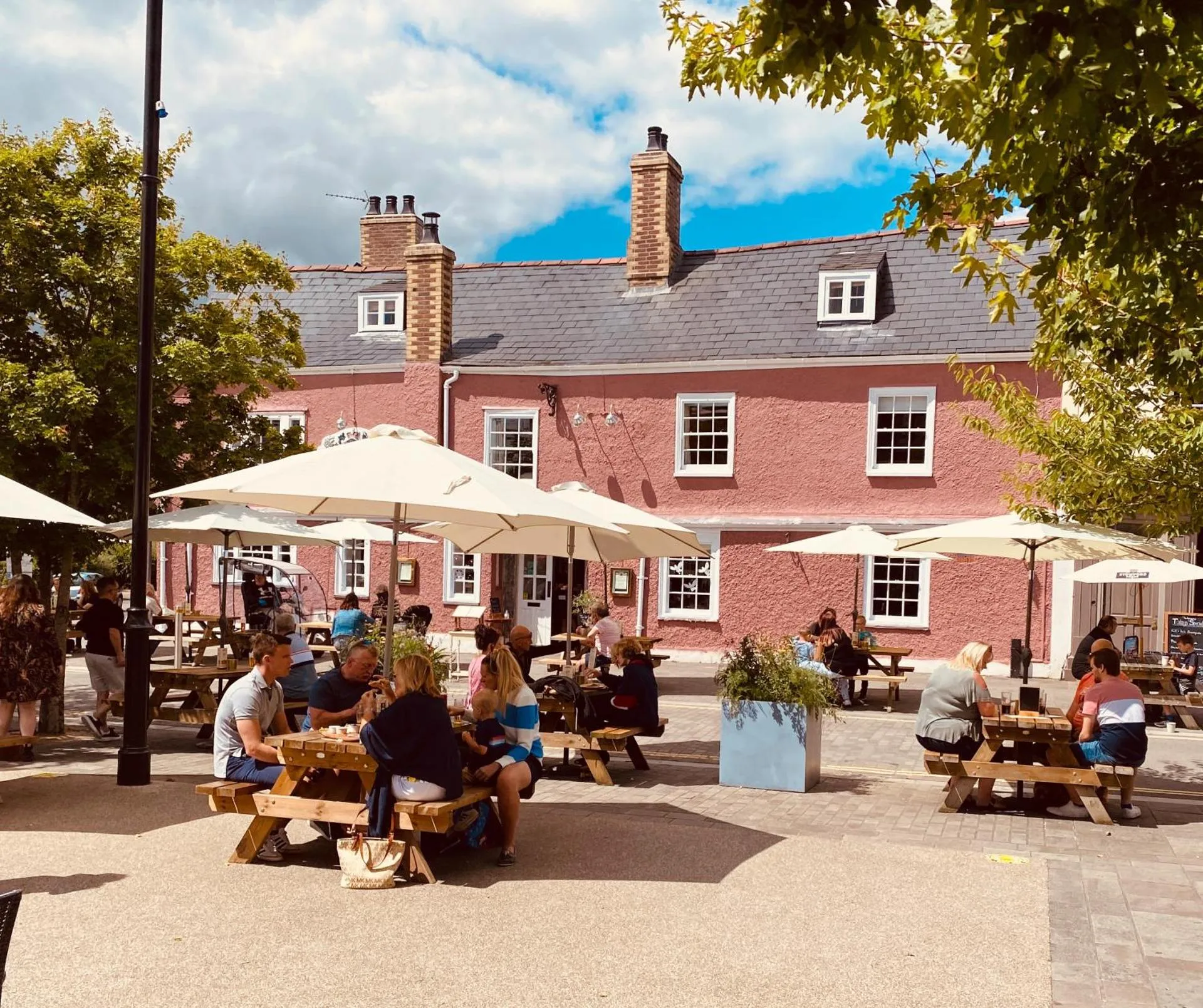 Dog Friendly Inn $Abergavenny - $Kings Arms Hotel