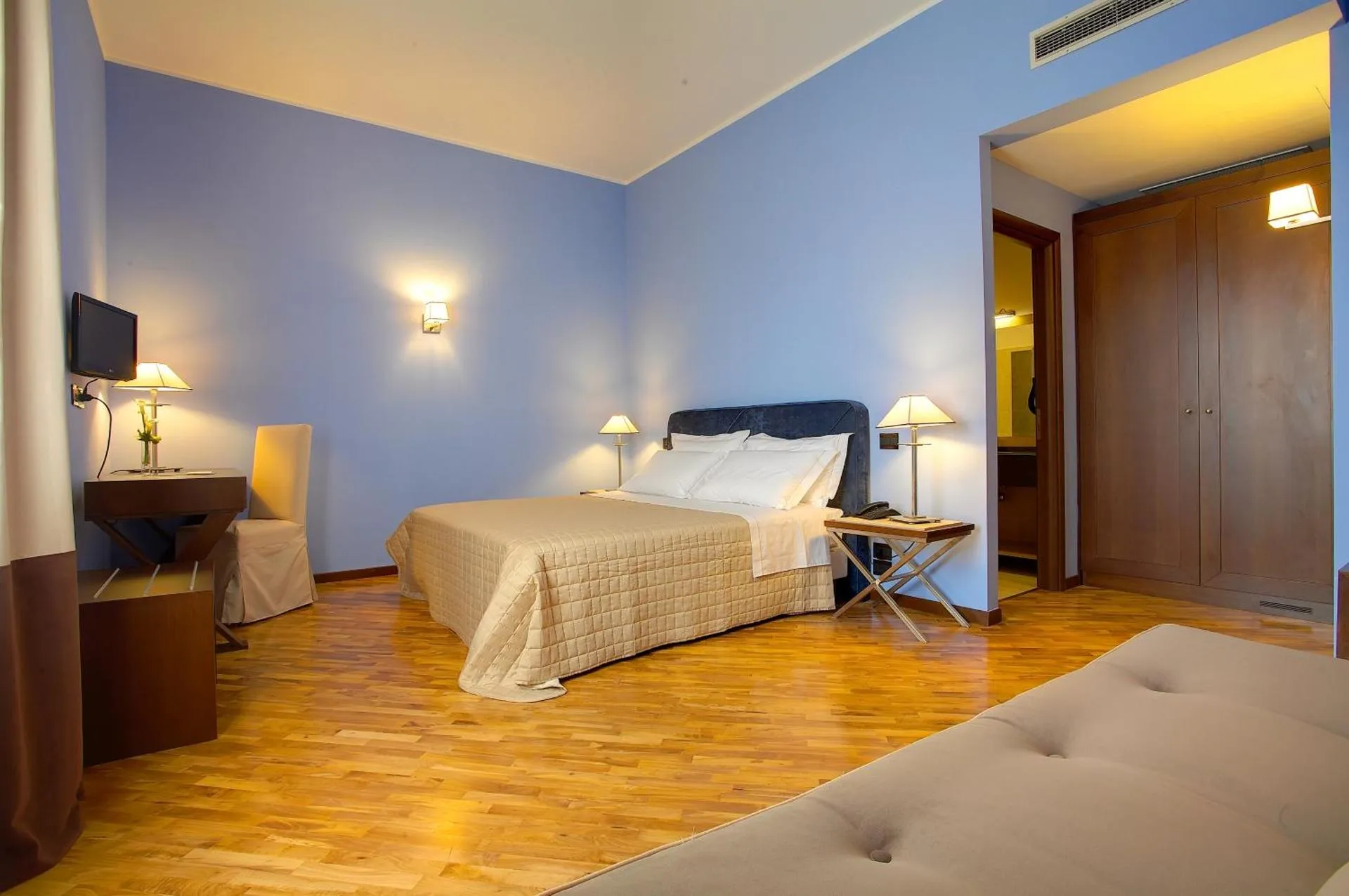 Dog Friendly Hotel $Messina - $Hotel Messenion