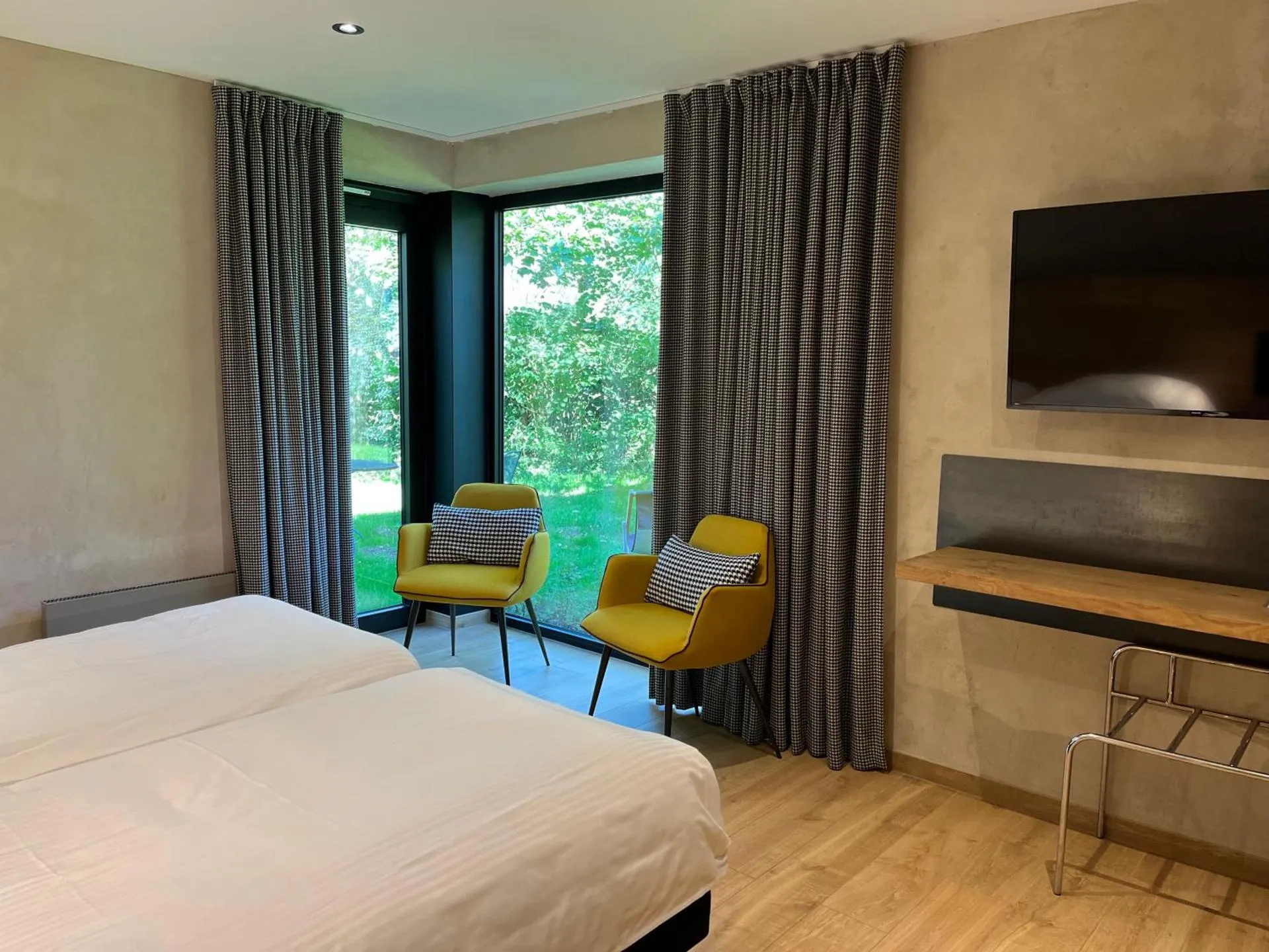 Logis Hostellerie De La Claire Fontaine