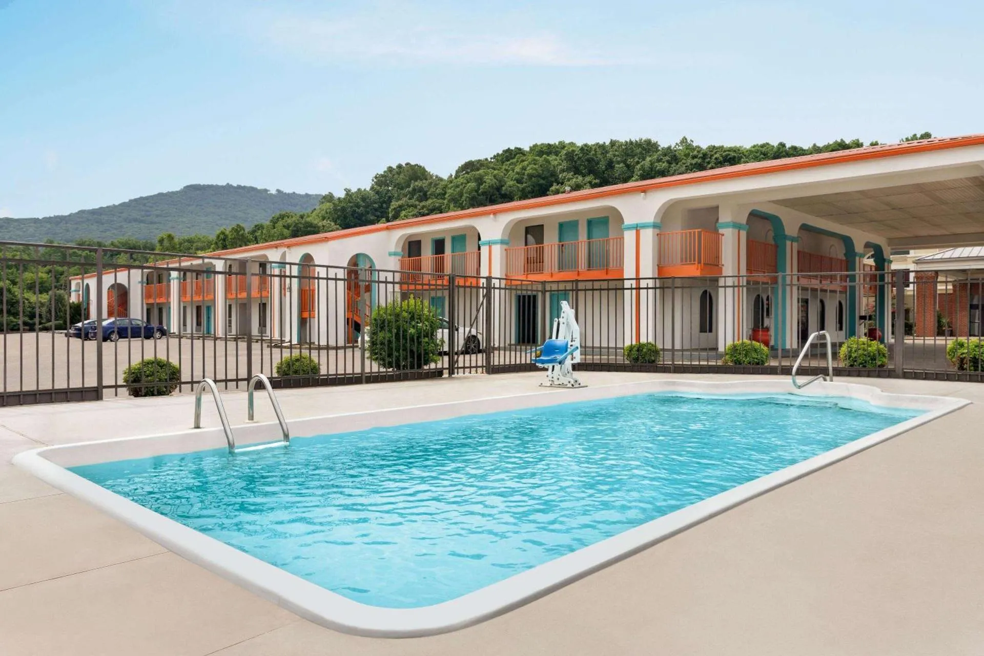 Howard Johnson by Wyndham Chattanooga Lookout Mountain