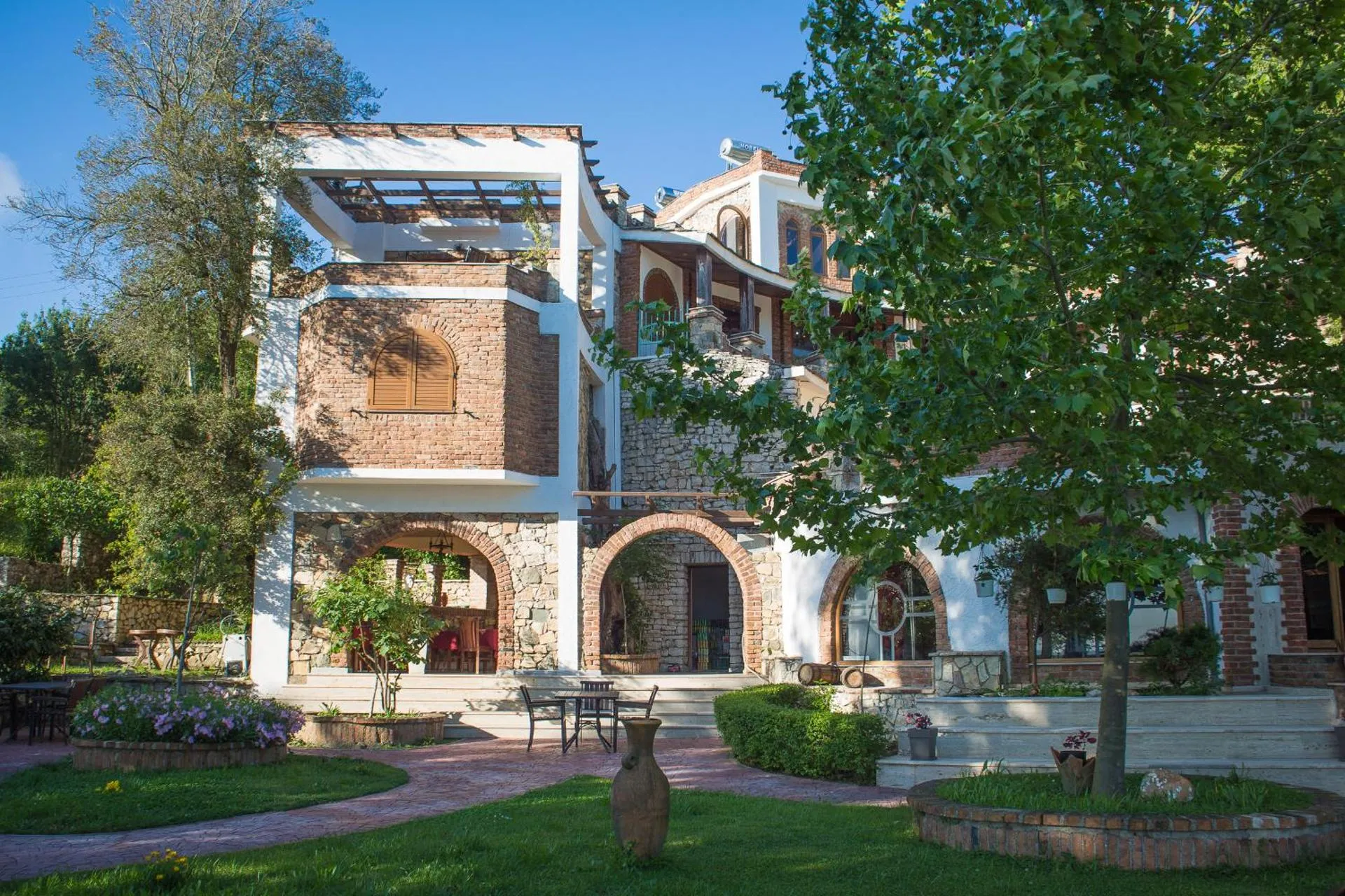 Dog Friendly Hotel $Ksamil - $Hotel Livia