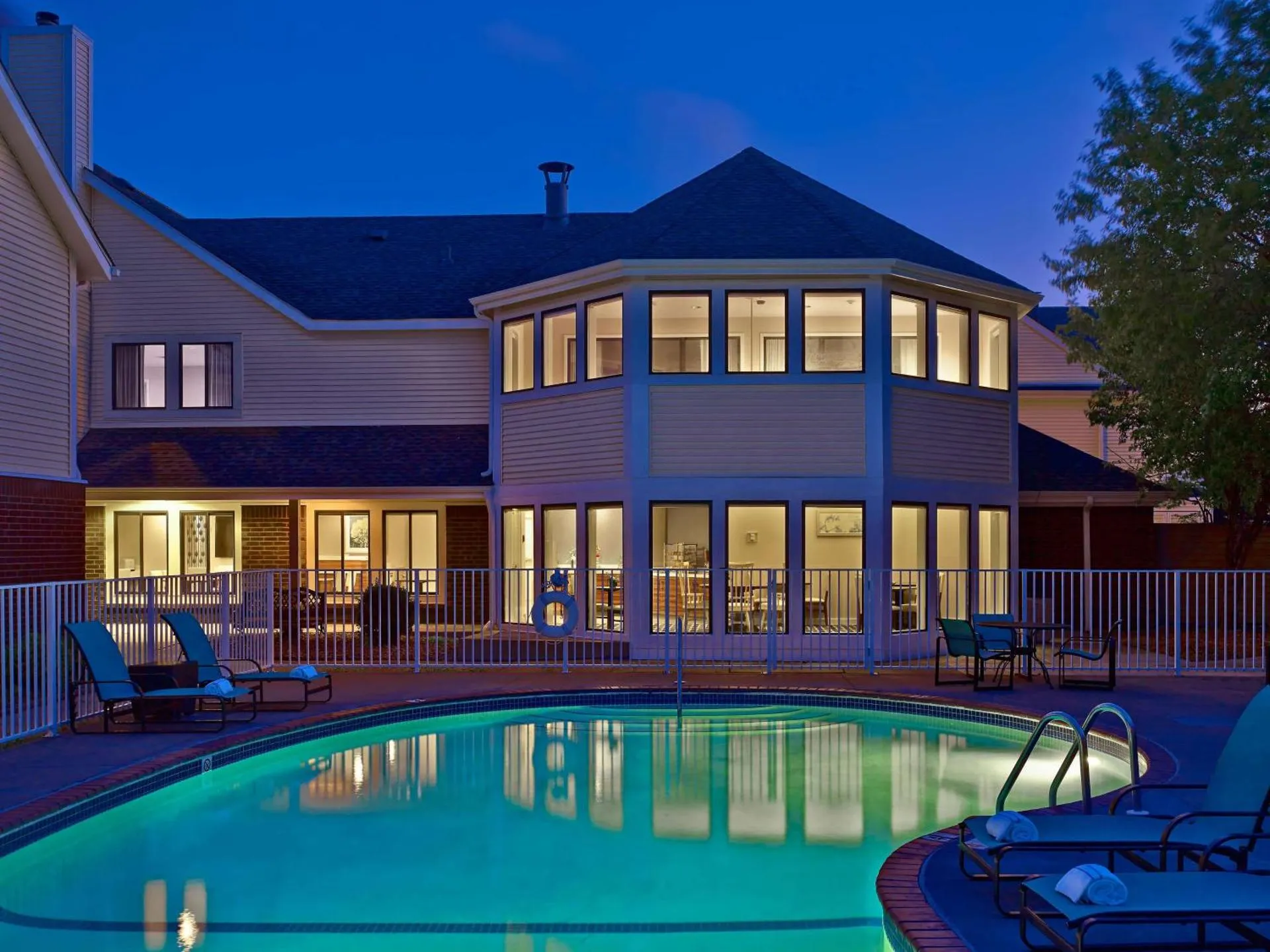 Sonesta ES Suites Minneapolis-St. Paul Airport