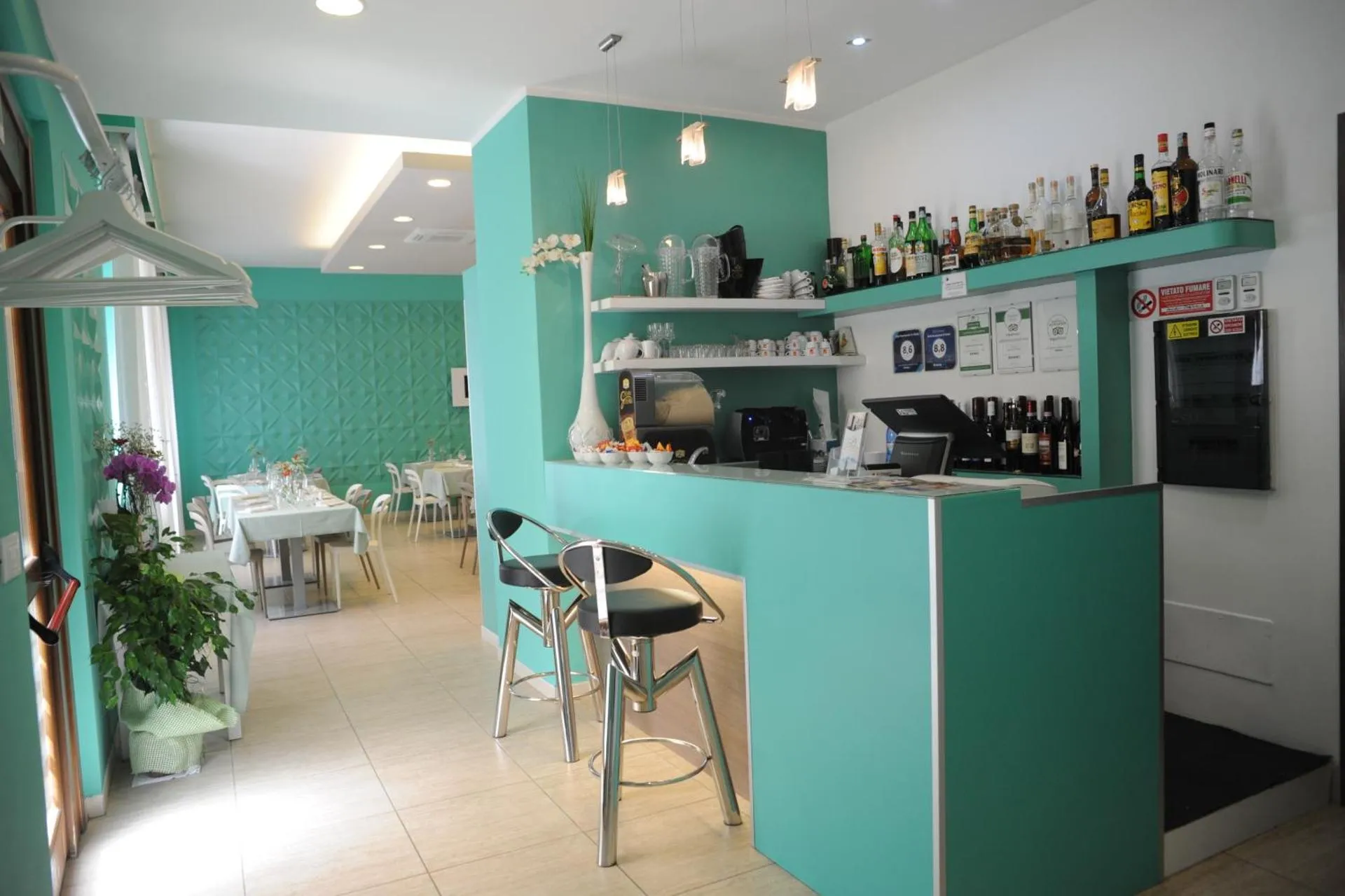 GG8 Restaurant & Hotel