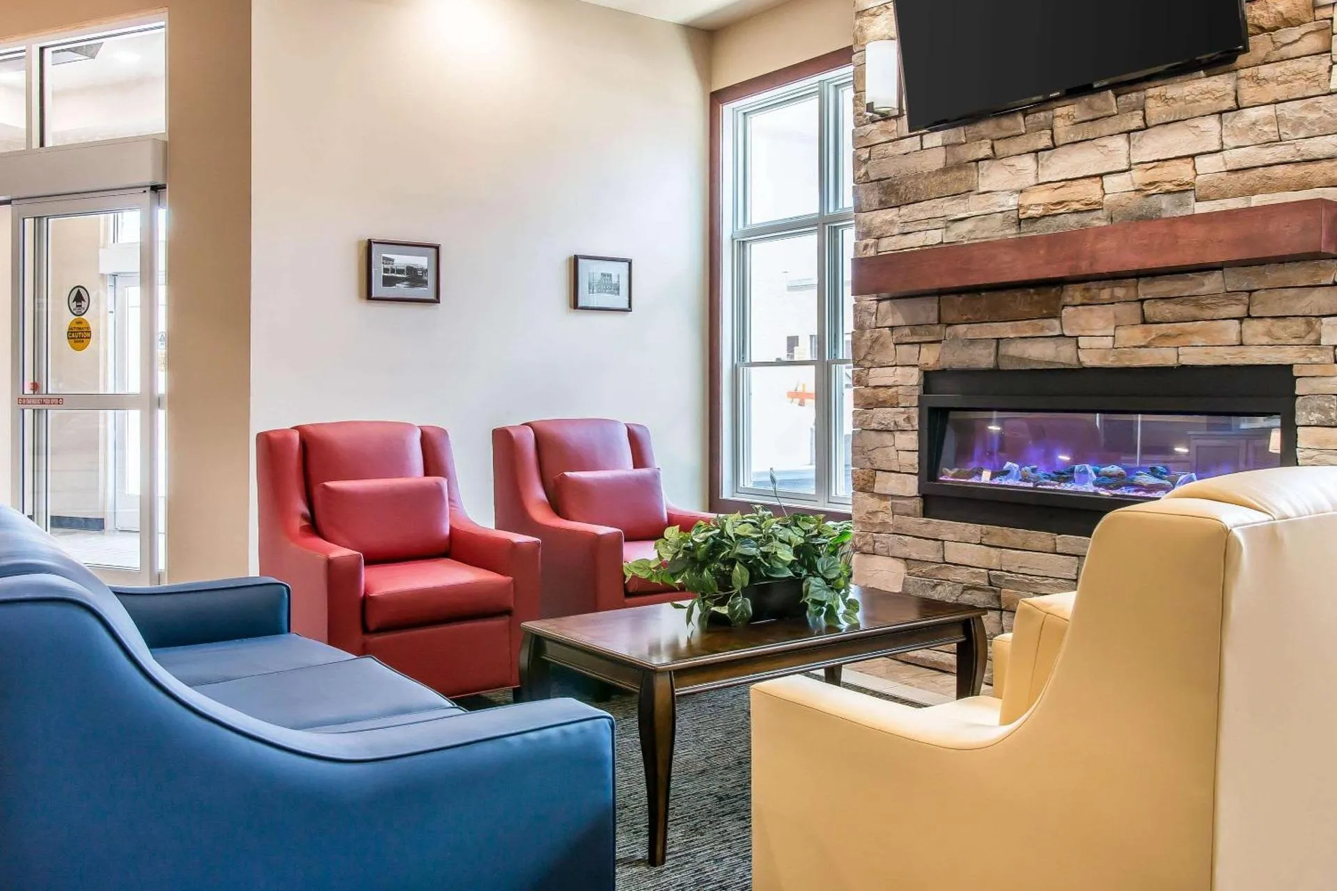 Dog Friendly Hotel $Houghton - $Quality Inn & Suites Houghton
