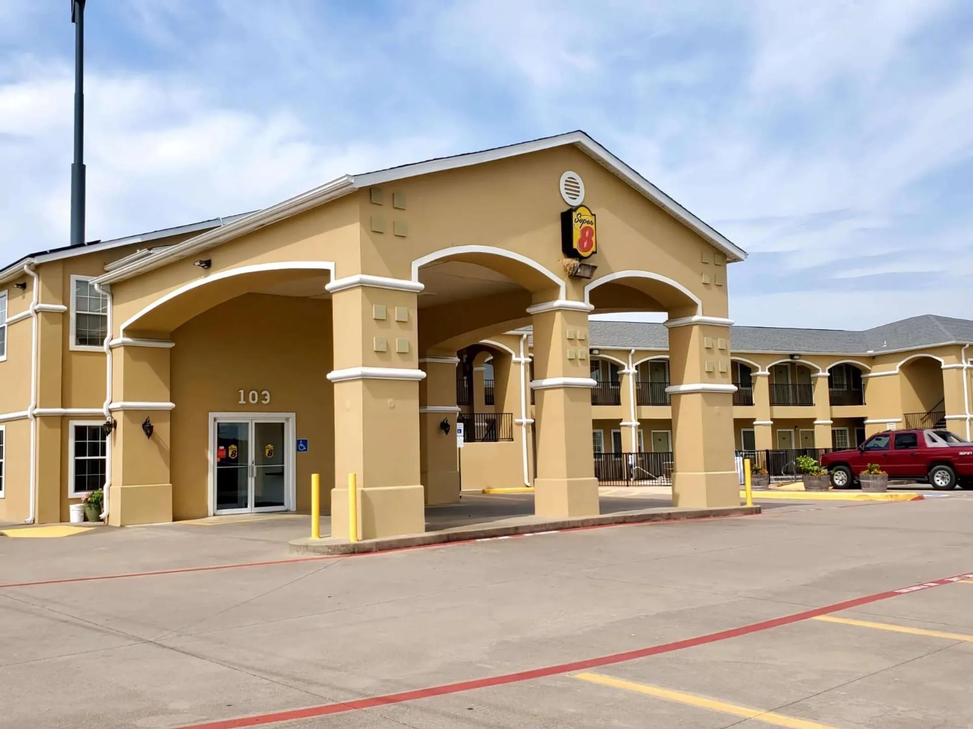 Dog Friendly Hotel $Forney - $Super 8 by Wyndham Forney/East Dallas