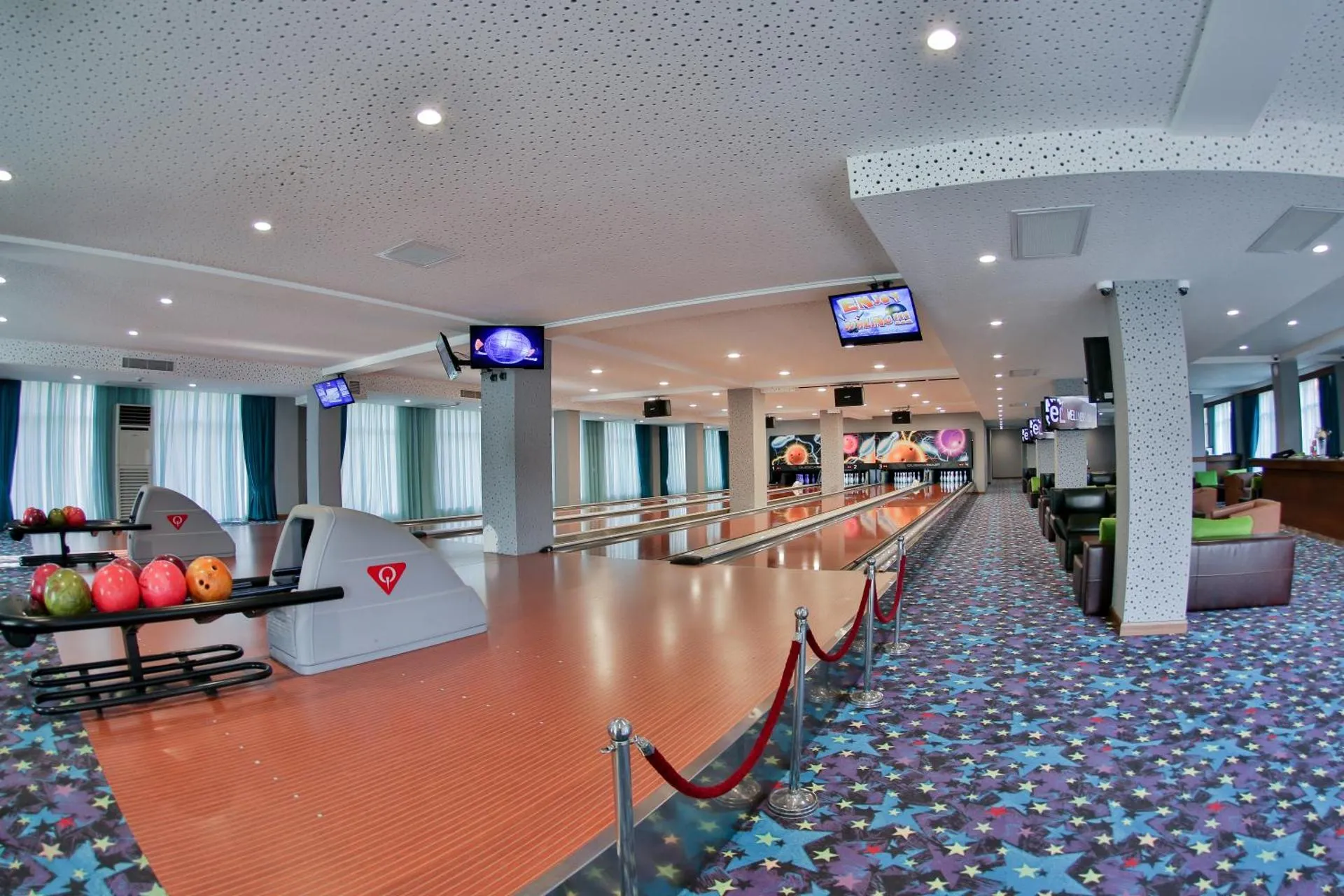 Dog Friendly Hotel $Qax - $El Resort Hotel