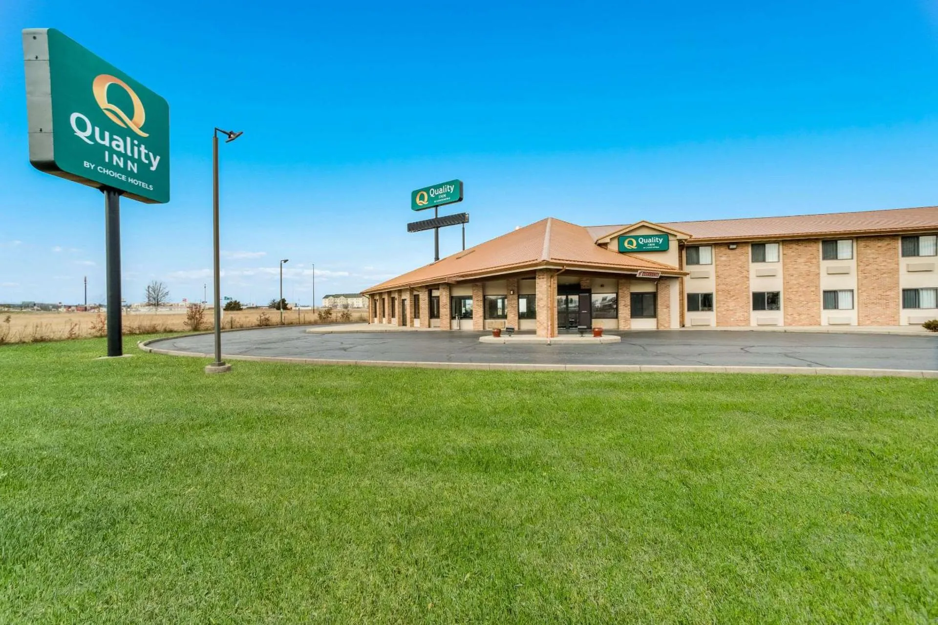 Dog Friendly Hotel $Effingham - $Quality Inn Effingham