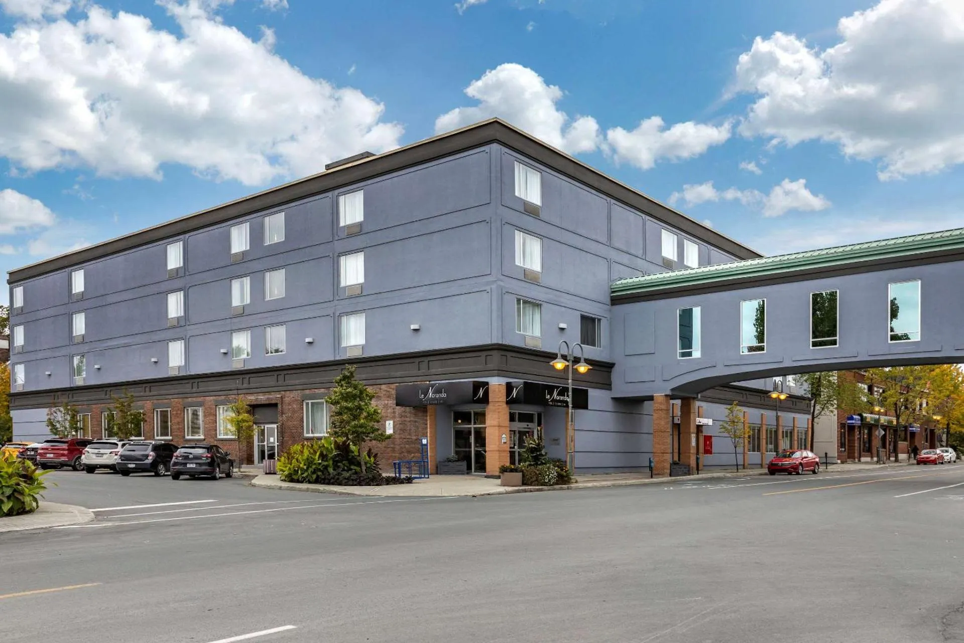 Dog Friendly Hotel $Rouyn - $Le Noranda Hotel & Spa, Ascend Hotel Collection