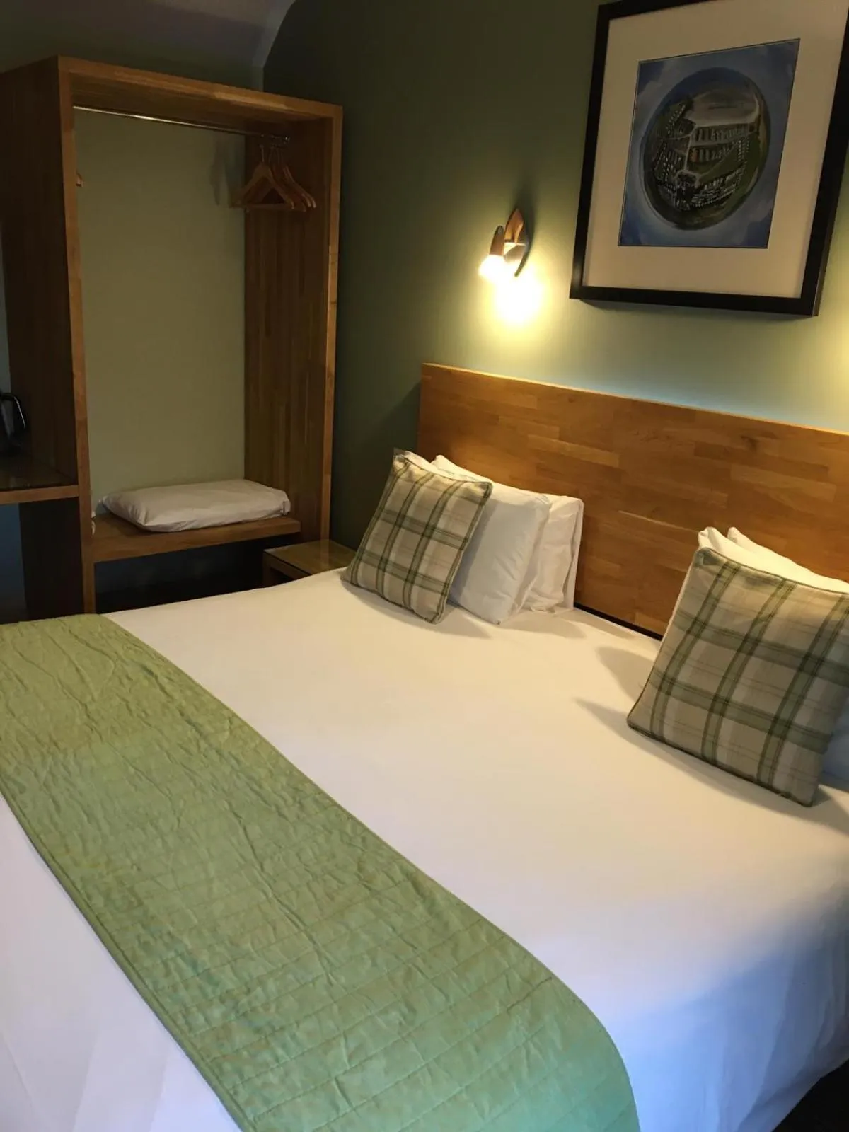 Dog Friendly Hotel $Valley - $The Valley Hotel, Anglesey