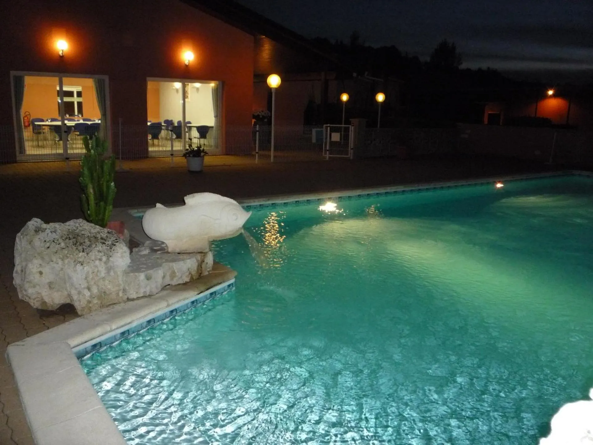 Dog Friendly Hotel $Pont-du-Casse - $Cit'Hôtel- Hôtel d'Occitanie