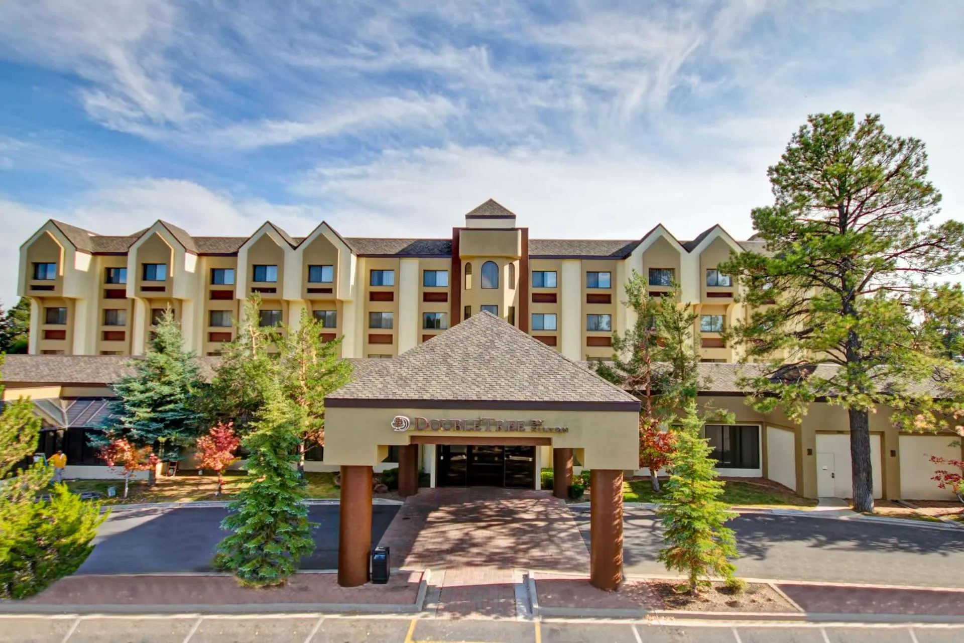 Dog Friendly Hotel $Flagstaff - $DoubleTree by Hilton Hotel Flagstaff