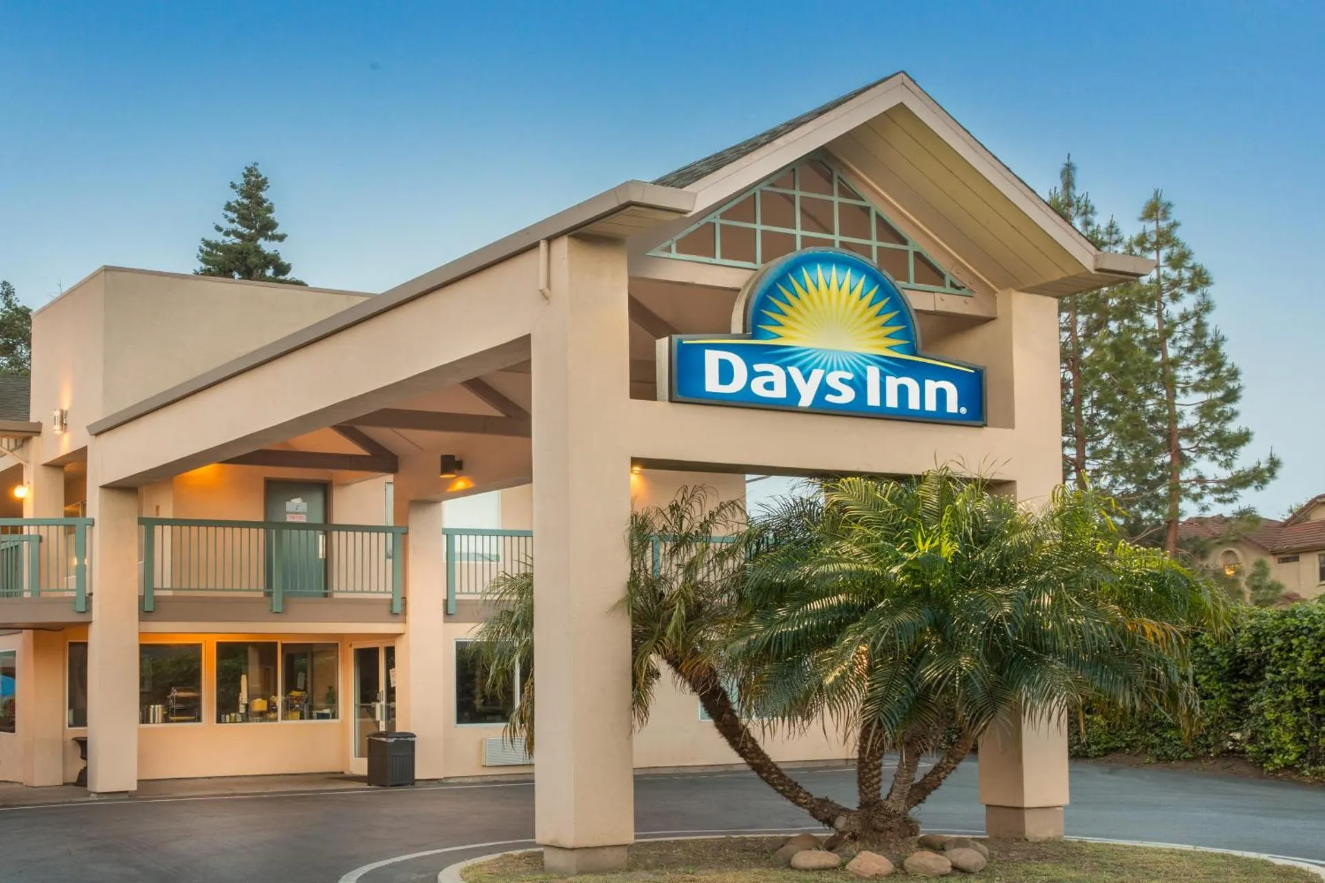 Dog Friendly Hotel $Redwood City - $Days Inn by Wyndham Redwood City