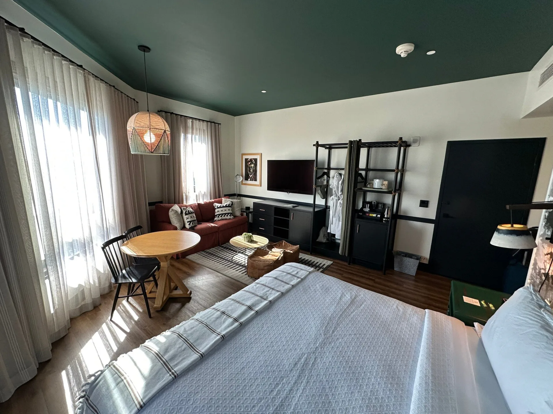 El Capitan Hotel interior
