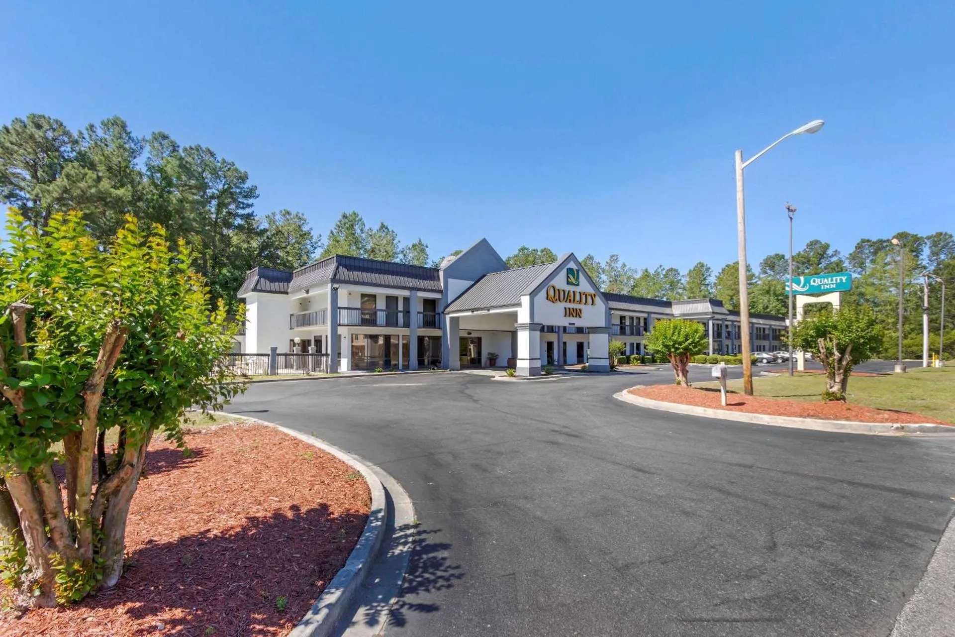 Dog Friendly Hotel $Walterboro - $Quality Inn Walterboro