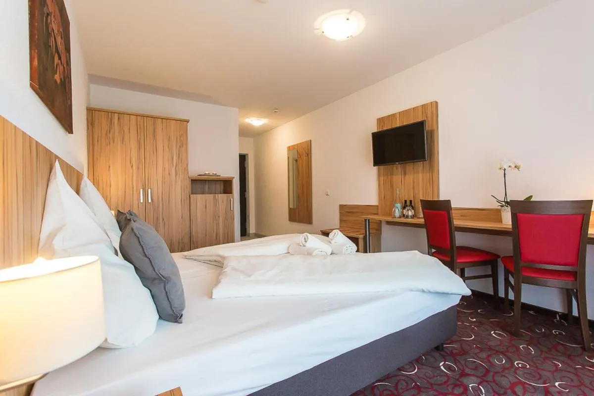 Dog Friendly Aparthotel $Gröbenzell - $Schäfer Boardinghouse