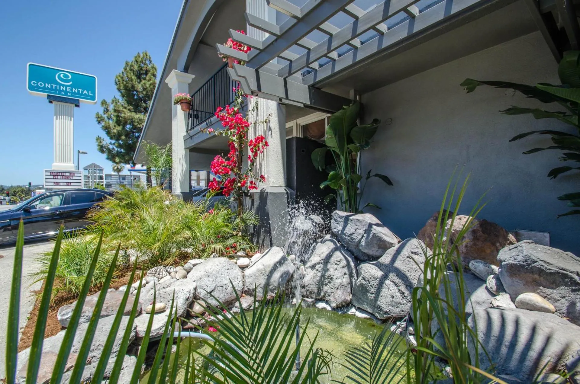 Dog Friendly Hotel $Santa Cruz - $Continental Inn