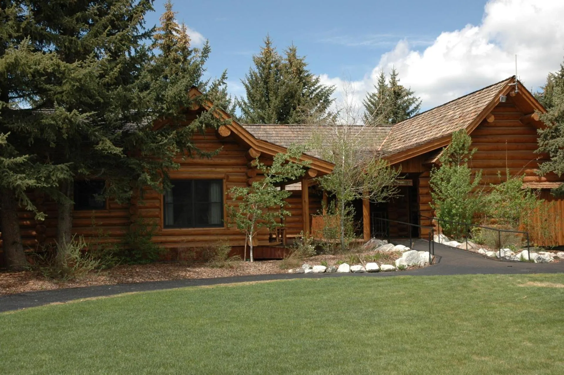 Dog Friendly Resort $Moran - $The Hatchet Resort