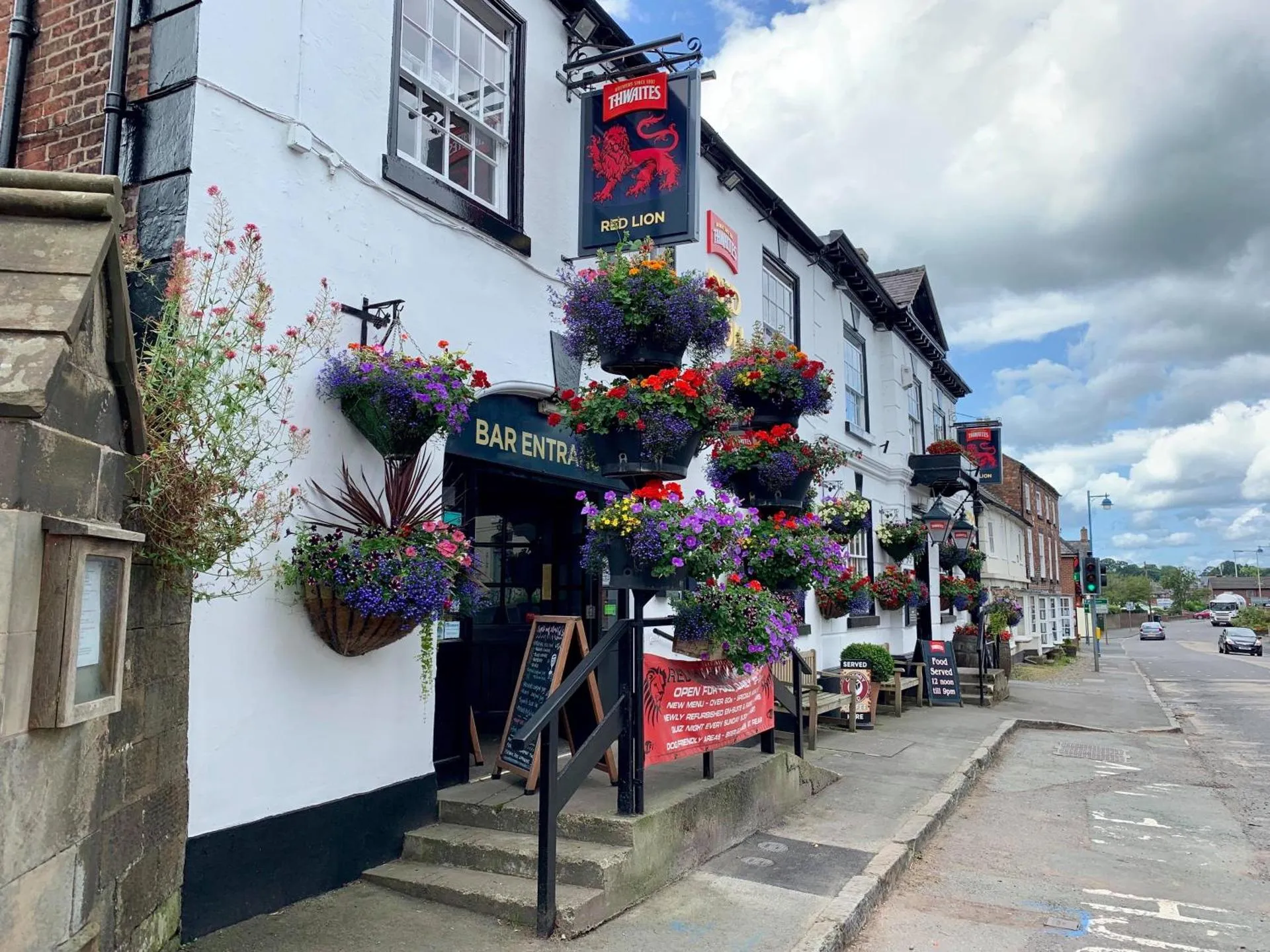 Dog Friendly Inn $Ellesmere - $Red Lion Coaching Inn