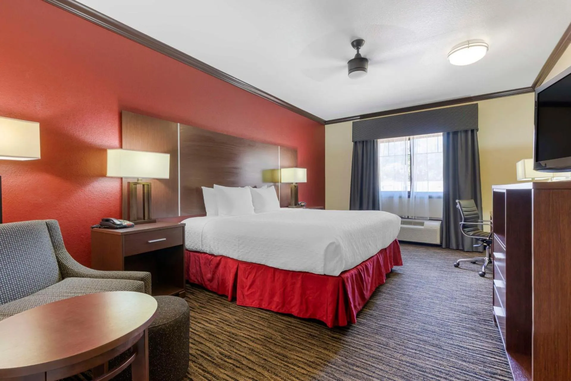 Dog Friendly Hotel $Center - $Best Western Plus Classic Inn and Suites