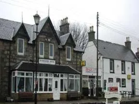 Dog Friendly Bed and breakfast $Bonar Bridge - $Dunroamin Hotel