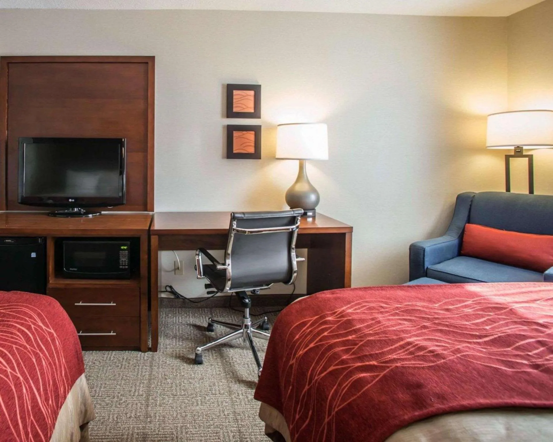 Dog Friendly Hotel $Boonville - $Quality Inn Boonville - Columbia