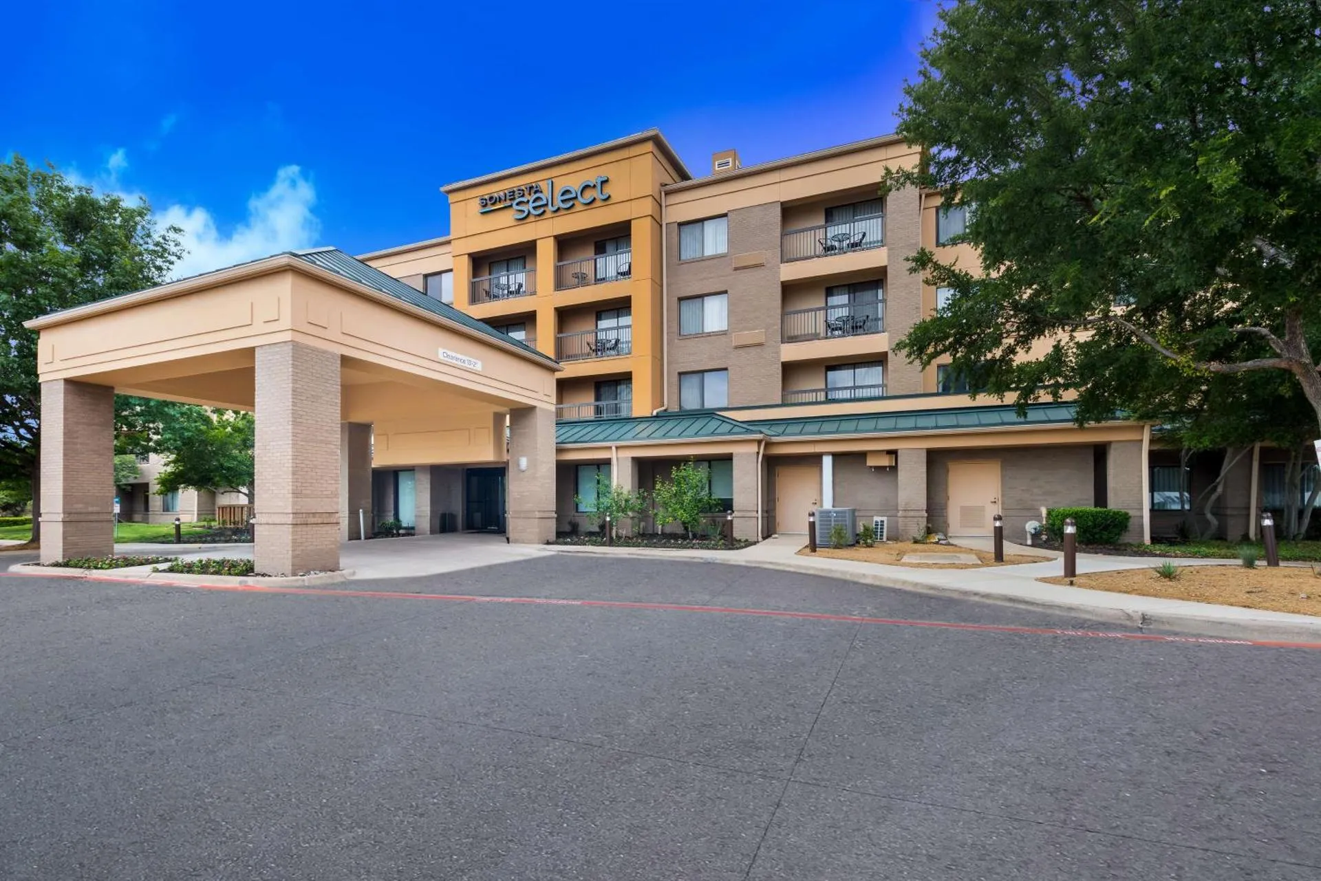 Dog Friendly Hotel $Richardson - $Sonesta Select Dallas Richardson