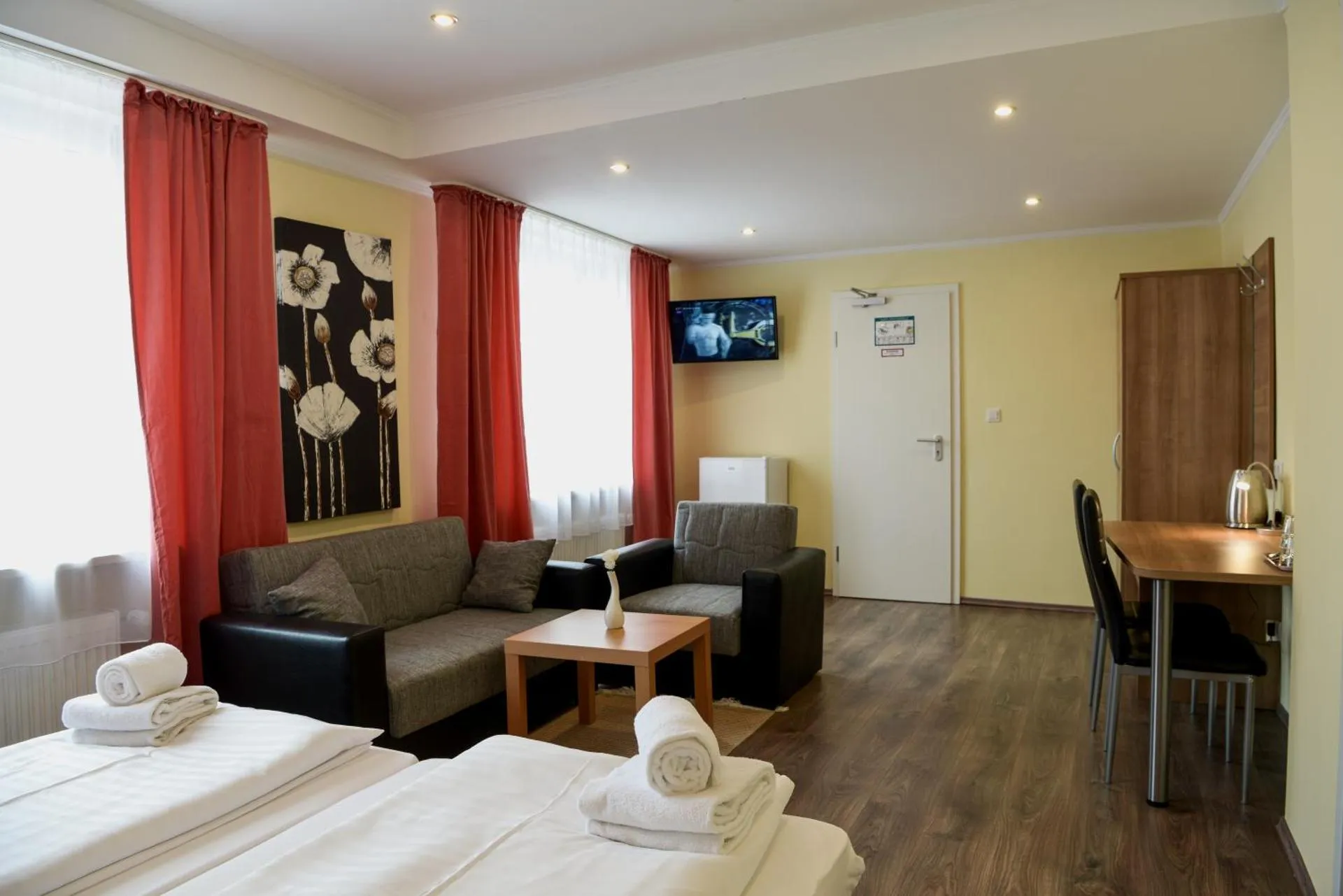 Dog Friendly Hotel $Sarstedt - $Hotel Heisede