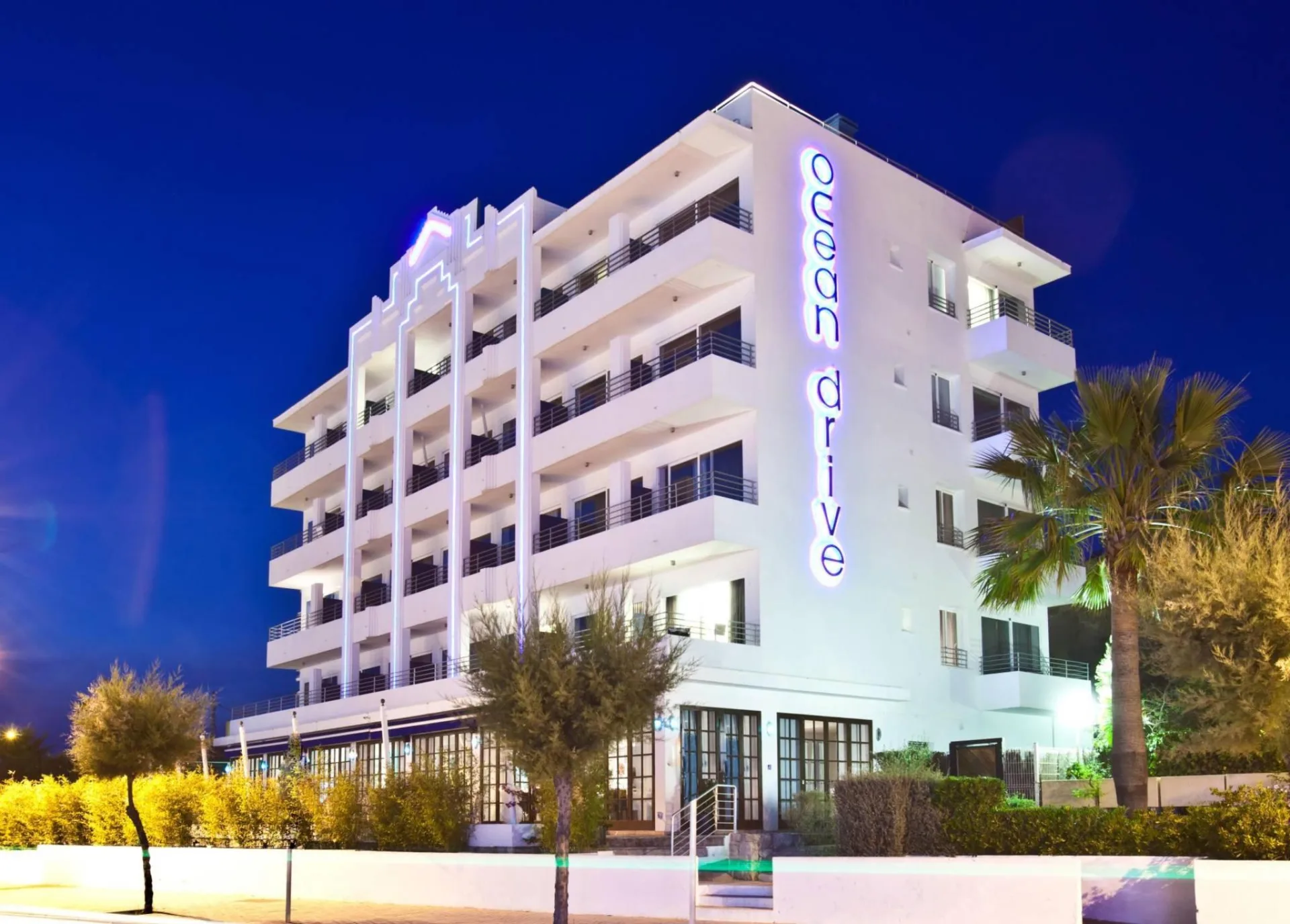 OCEAN DRIVE Ibiza interior
