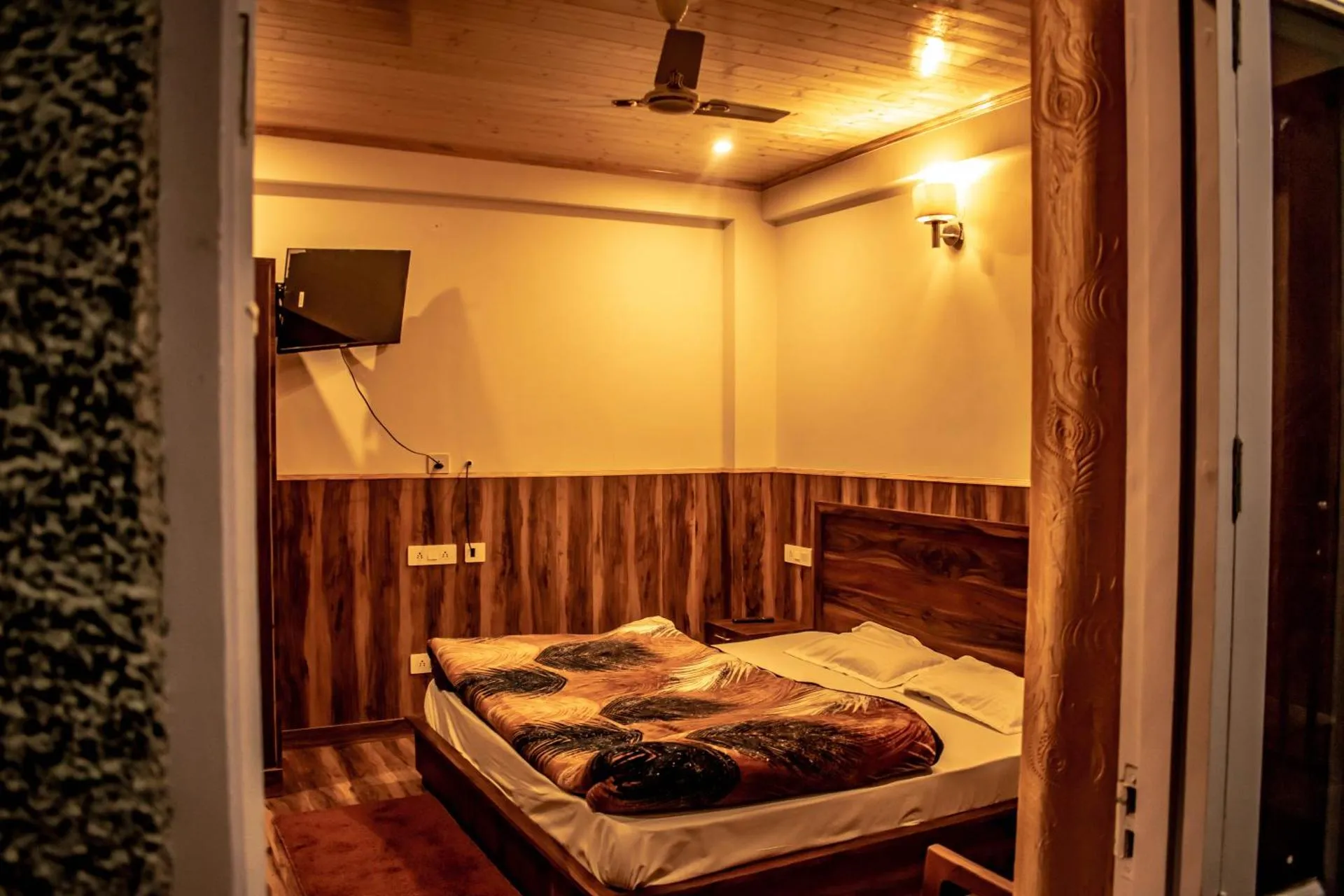 Gayatri Lodge