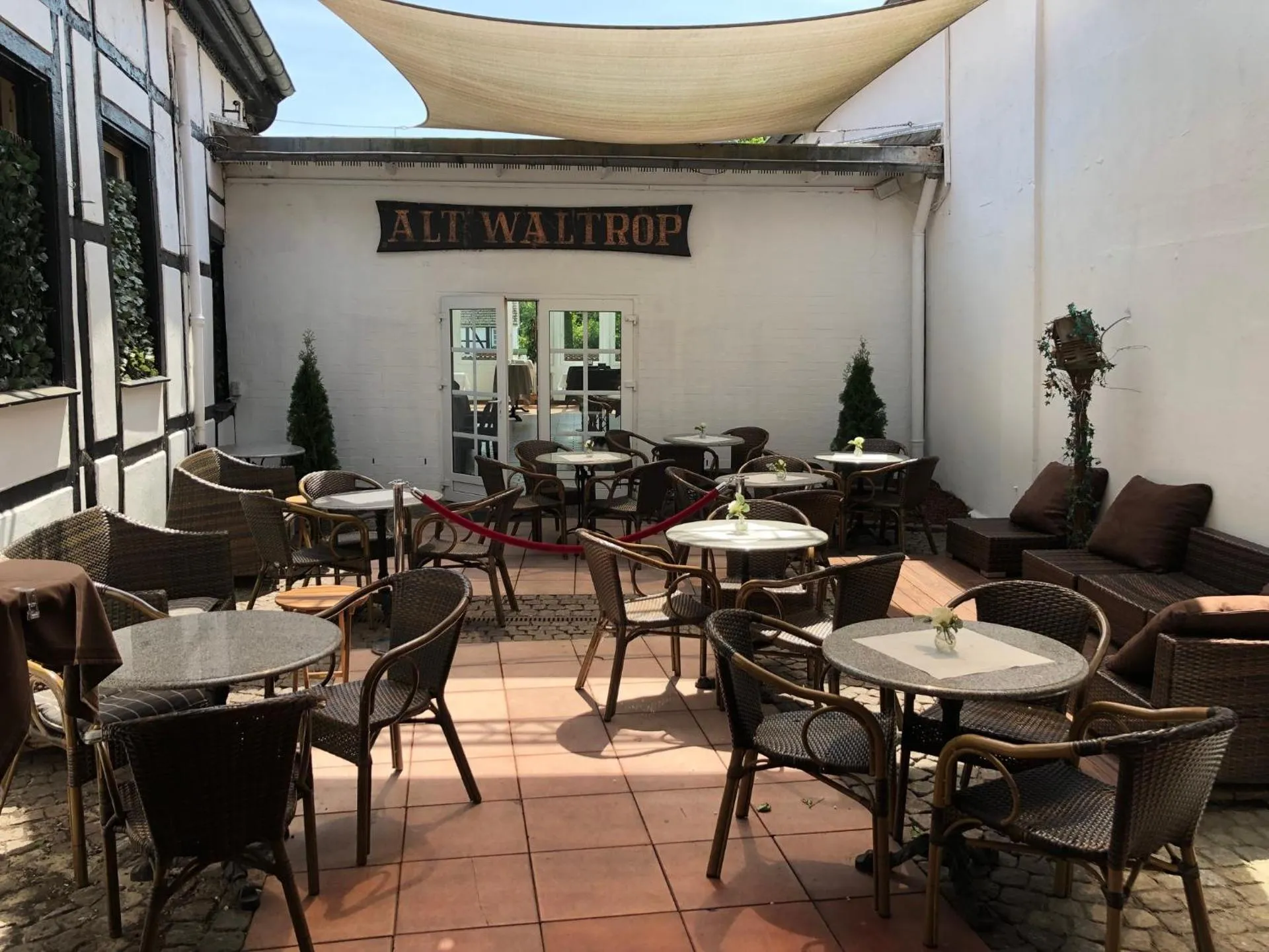 Dog Friendly Hotel $Waltrop - $Burbaums Restaurant Hotel