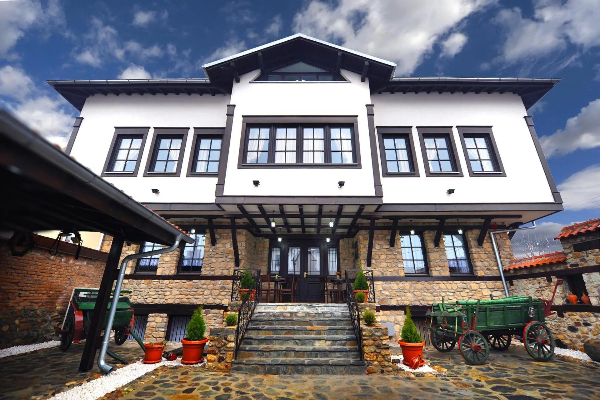 Dog Friendly Hotel $Bitola - $Hotel Theatre