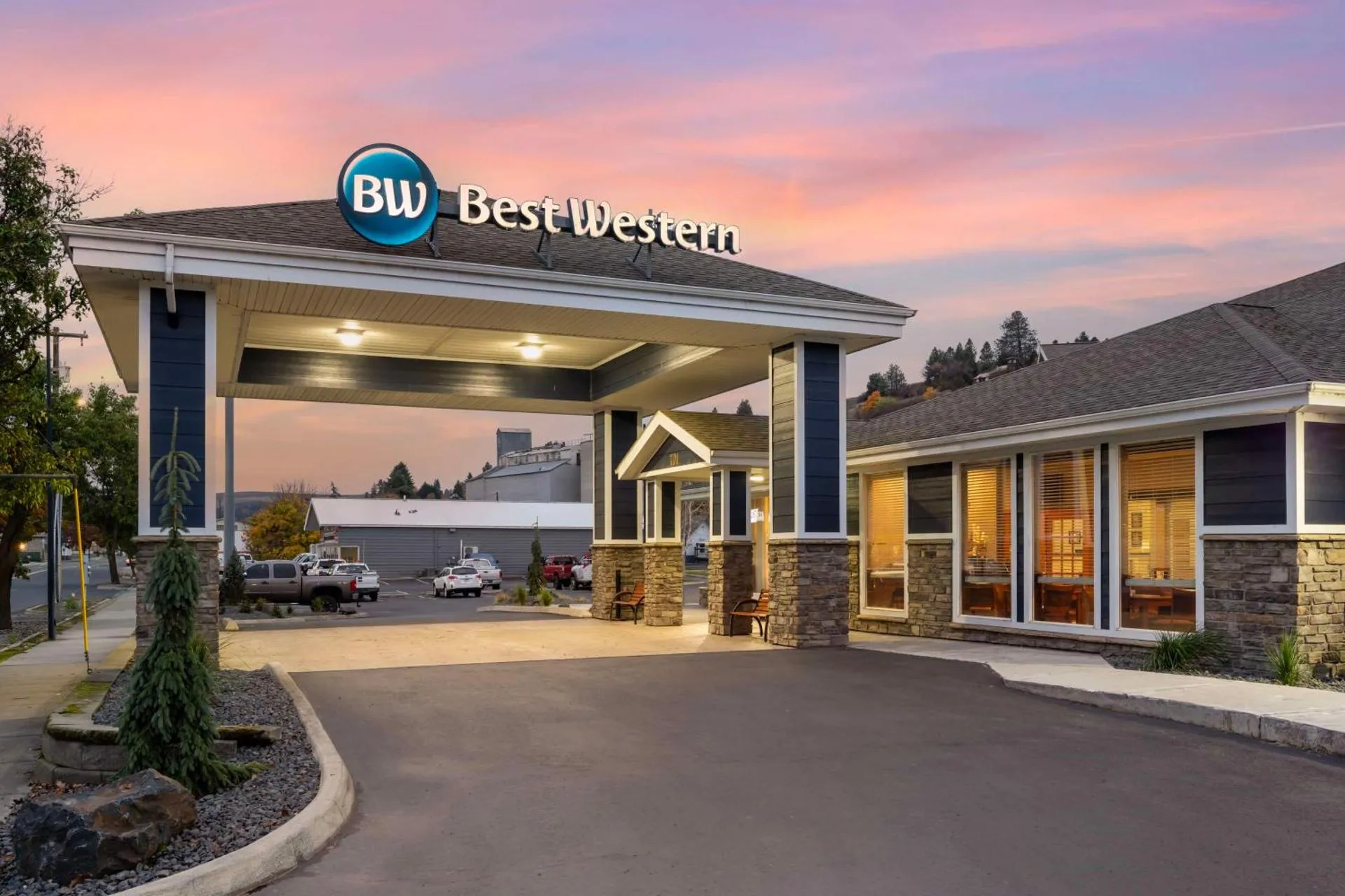 Dog Friendly Hotel $Colfax - $Best Western Wheatland Inn