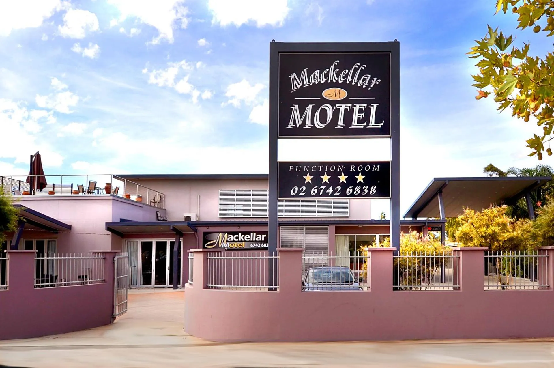 Mackellar Motel