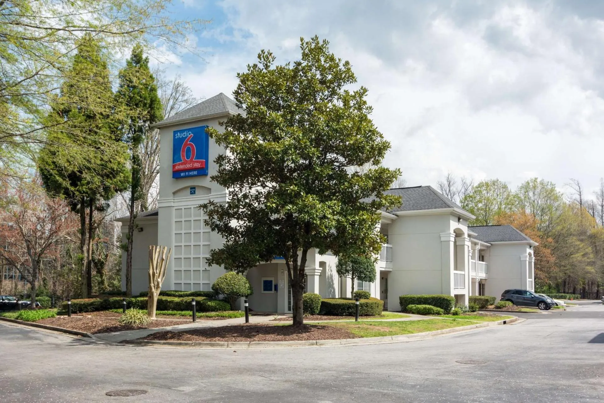 Dog Friendly Hotel $Tucker - $Studio 6-Tucker, GA - Atlanta Northlake