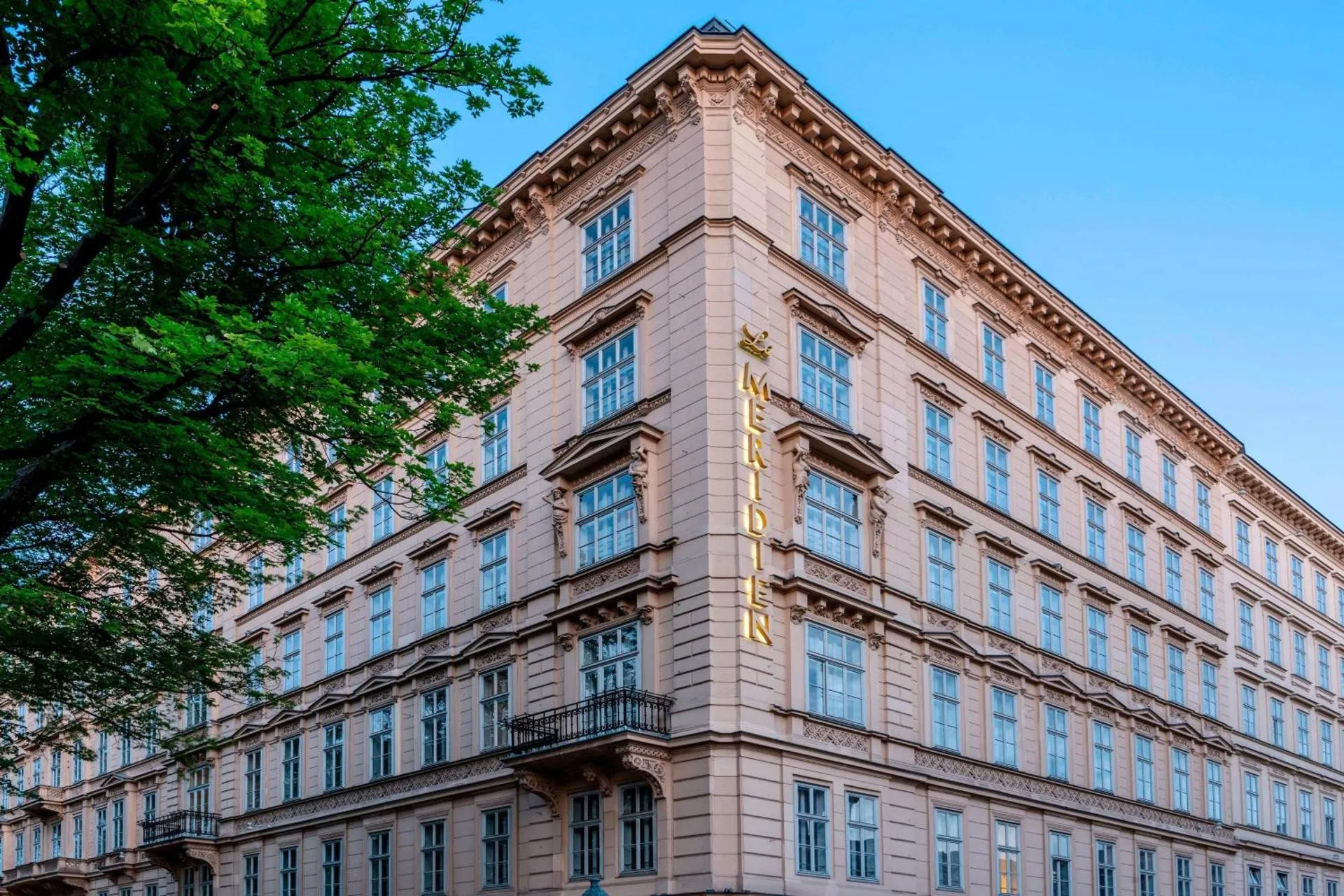 Dog Friendly Hotel $Vienna - $Le Méridien Vienna