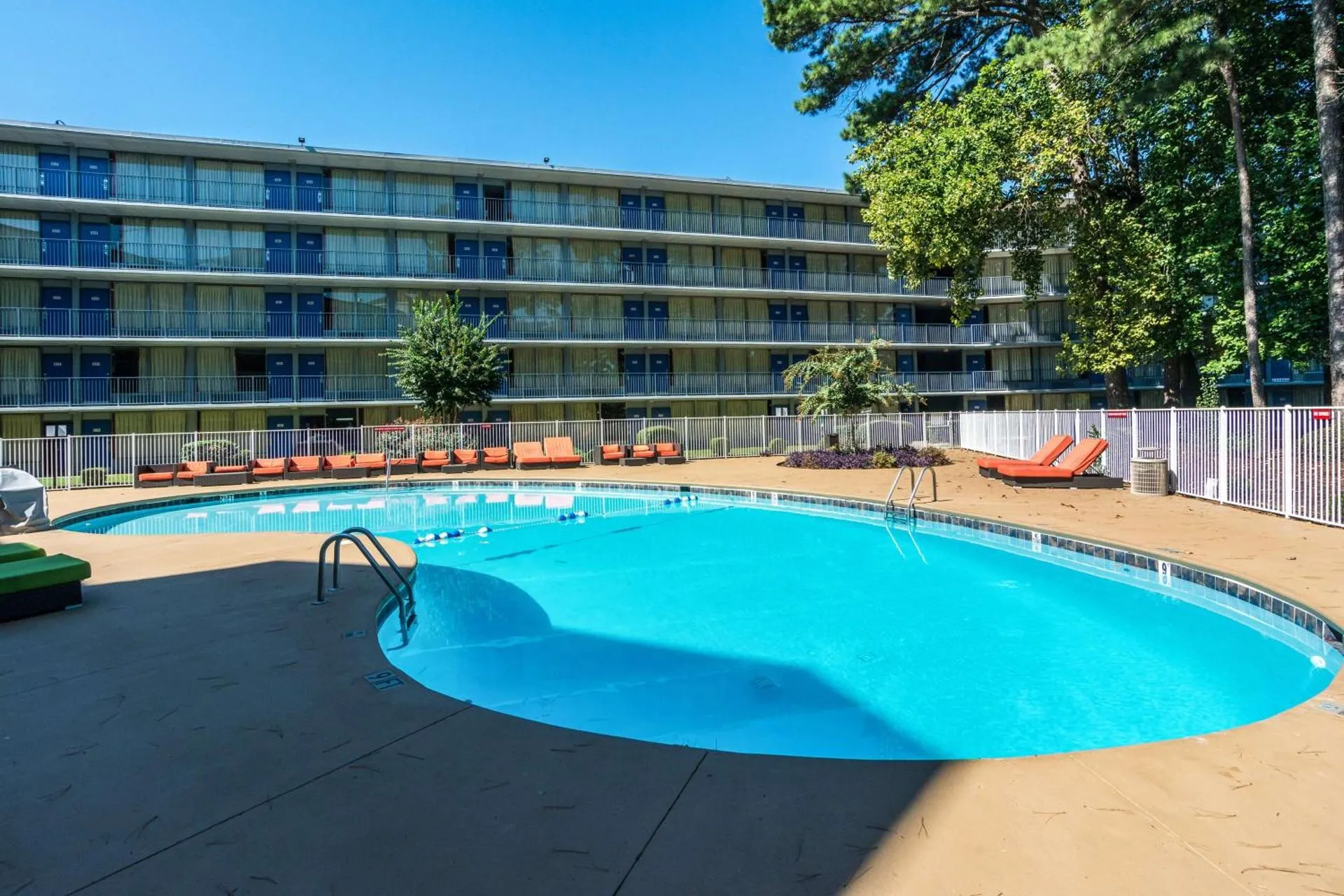 Dog Friendly Hotel $Marietta - $Motel 6-Marietta, GA - Atlanta Northwest