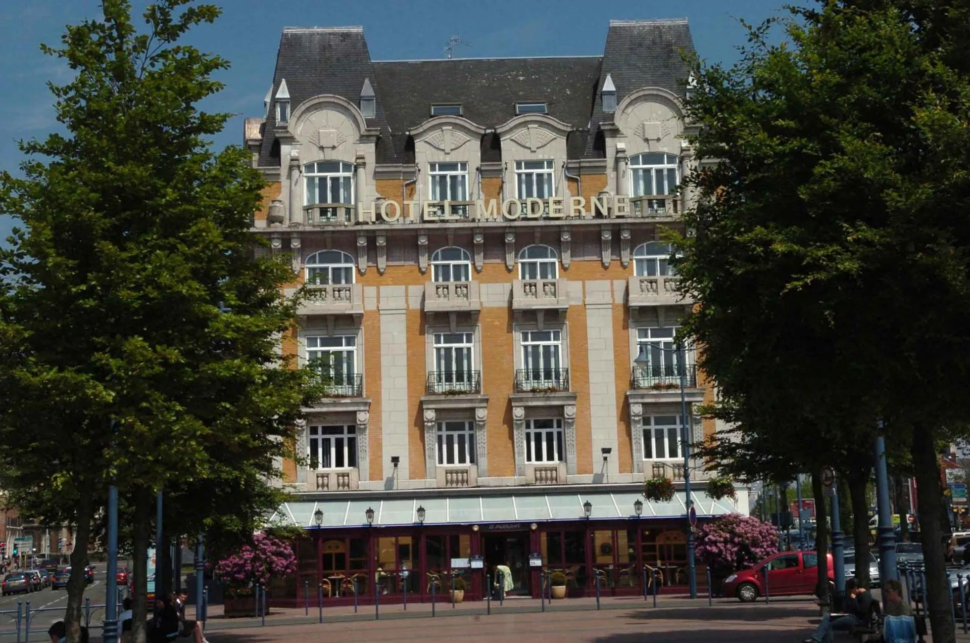 Dog Friendly Hotel $Arras - $Hotel Moderne