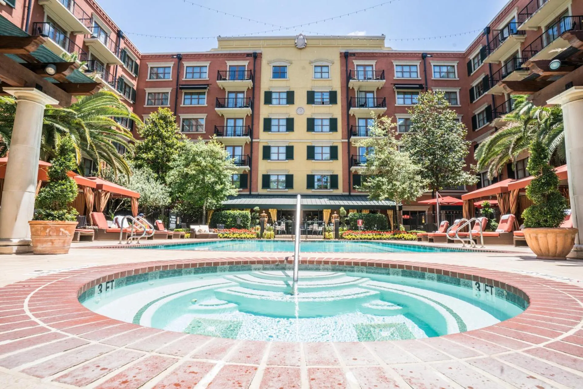 Hotel Granduca Houston interior