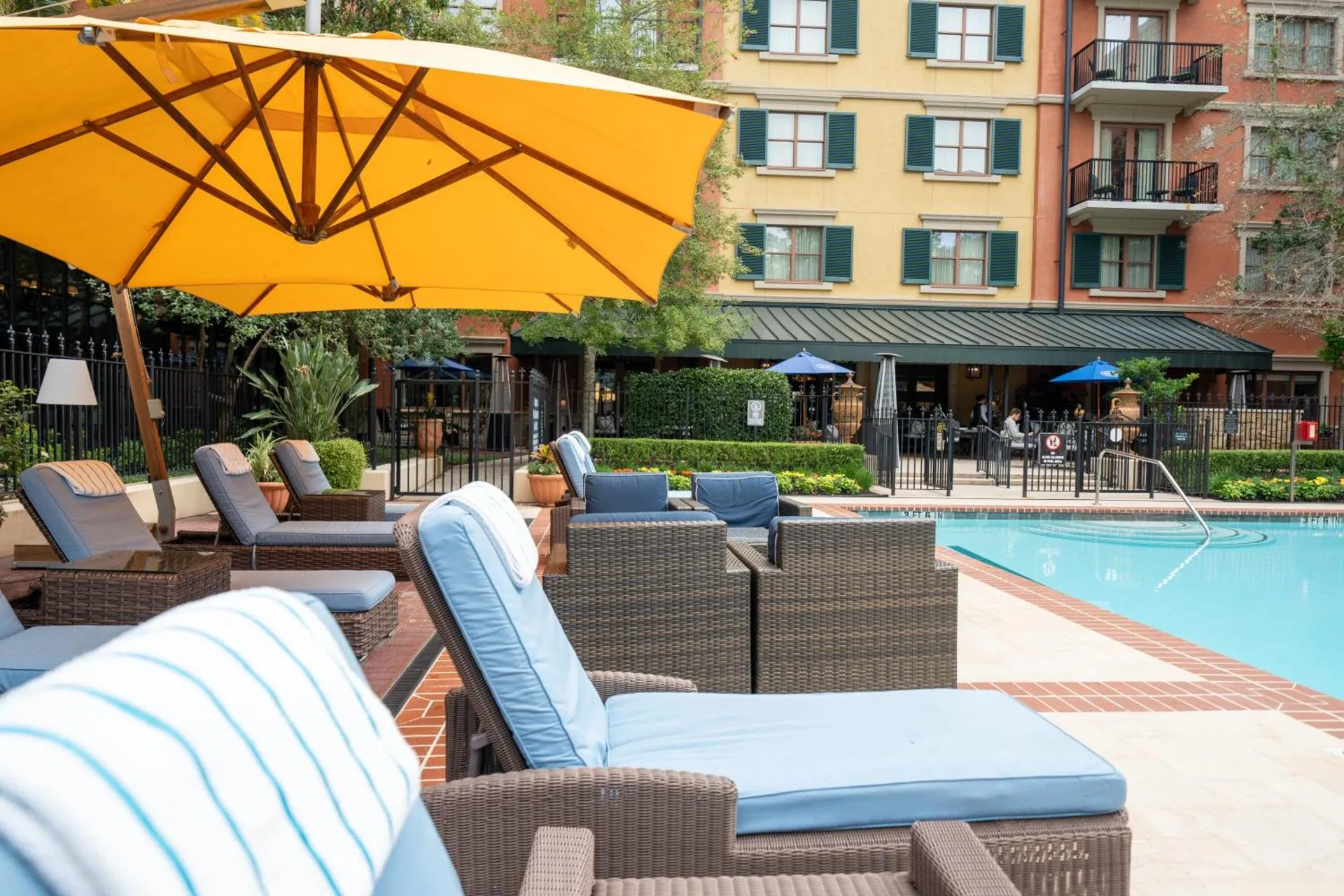 Hotel Granduca Houston interior