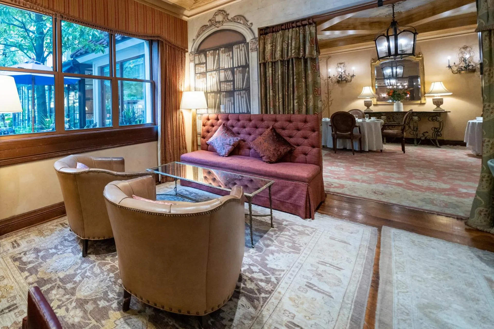 Hotel Granduca Houston interior