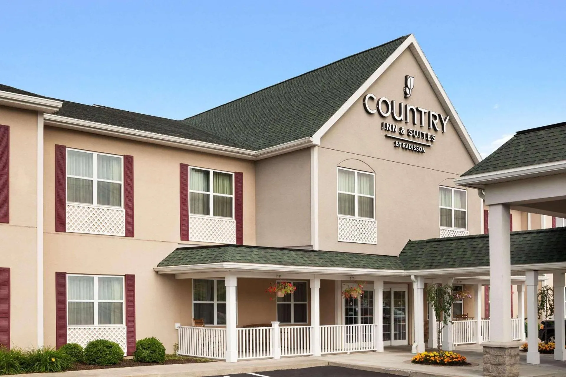 Dog Friendly Hotel $Ithaca - $Country Inn & Suites by Radisson, Ithaca, NY