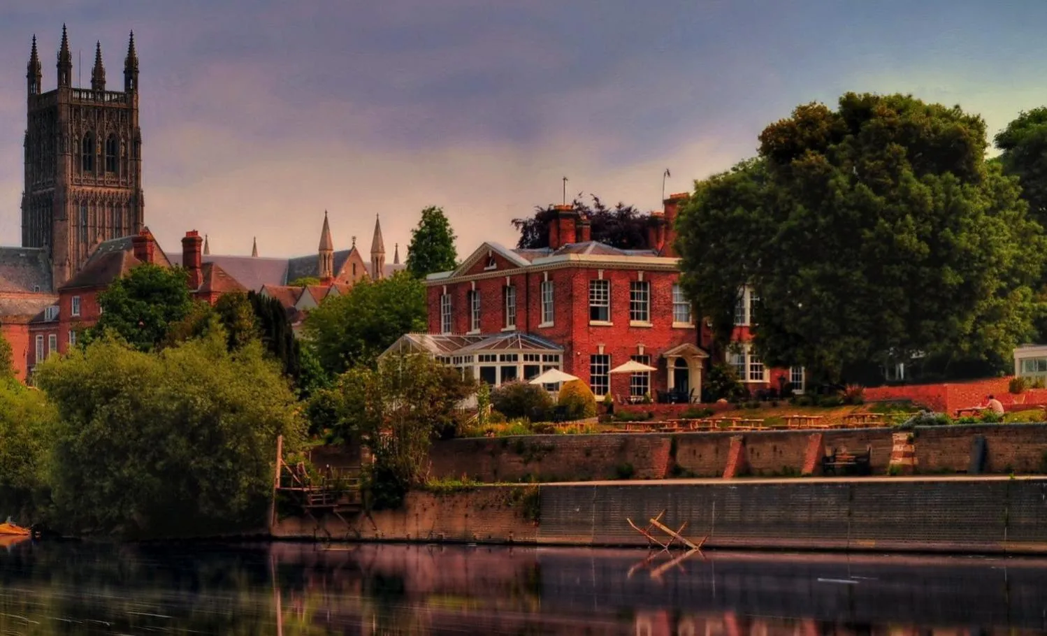 Dog Friendly Hotel $Worcester - $Diglis House Hotel