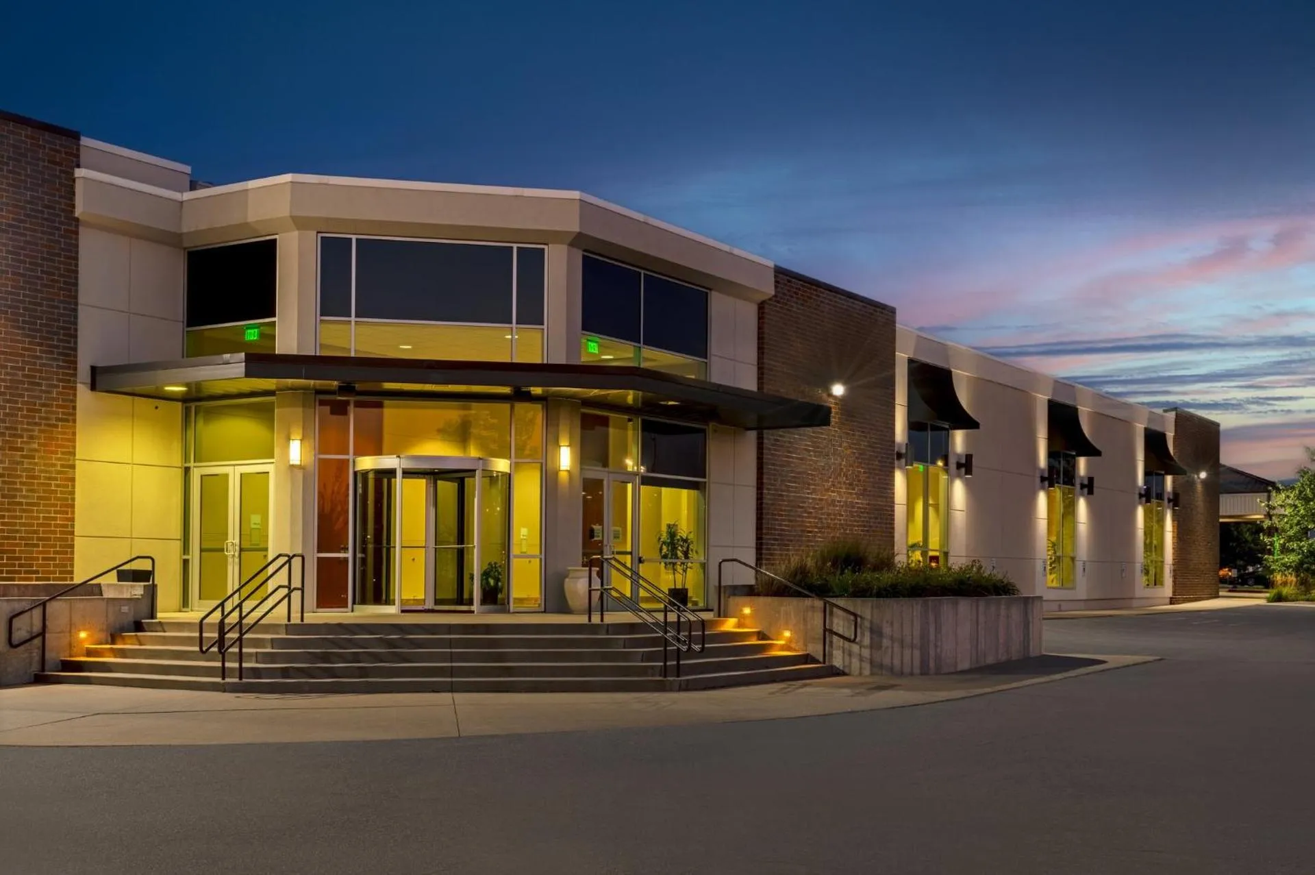 Holiday Inn Des Moines-Airport Conference Center, an IHG Hotel