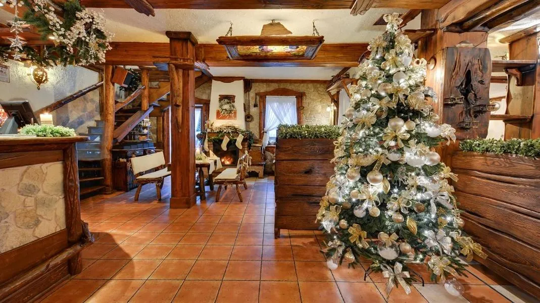 Dog Friendly Hotel $Wolbrom - $Hotel - Karczma Klimtówka