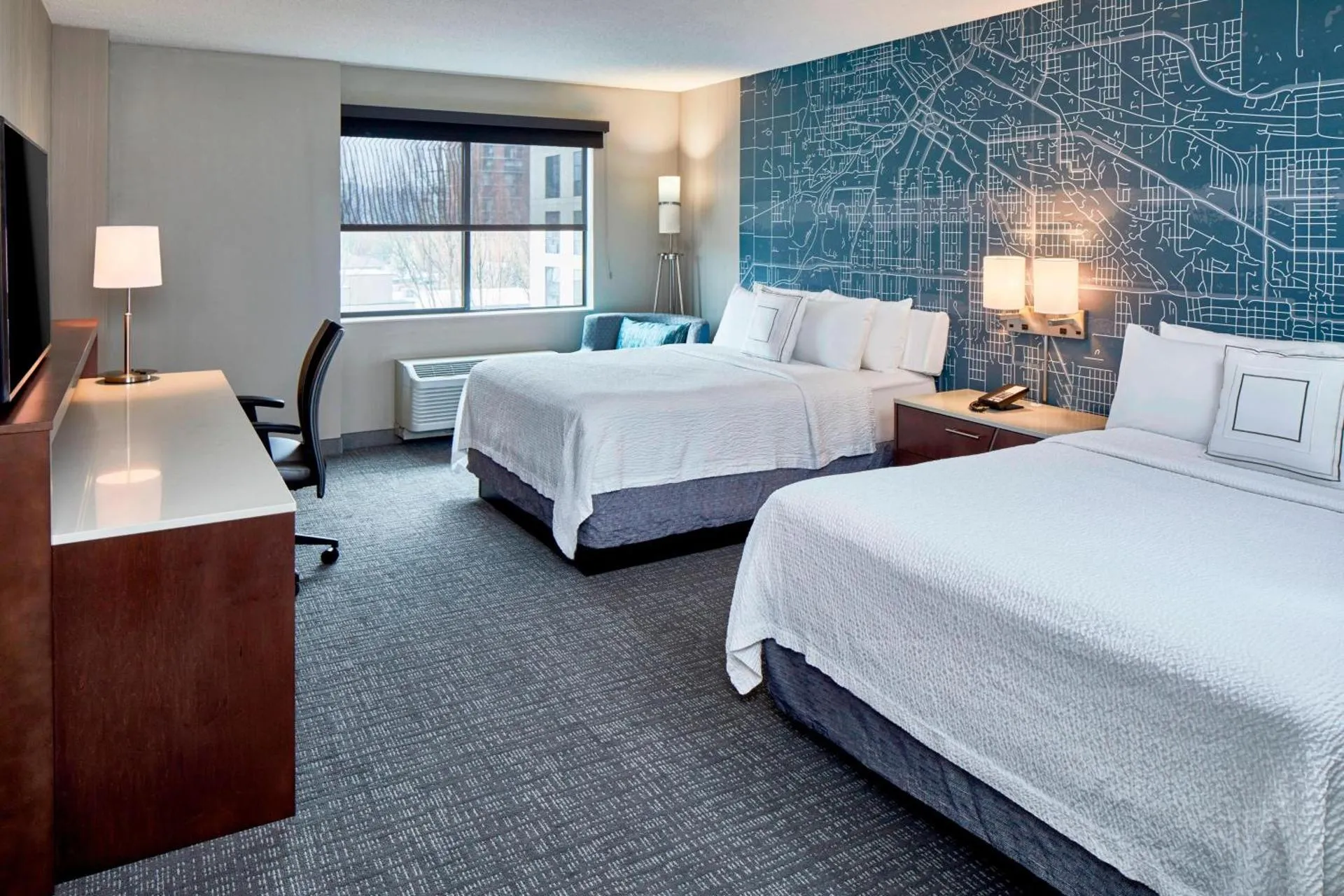 Dog Friendly Hotel $Portland - $Courtyard Portland Downtown / Convention Center