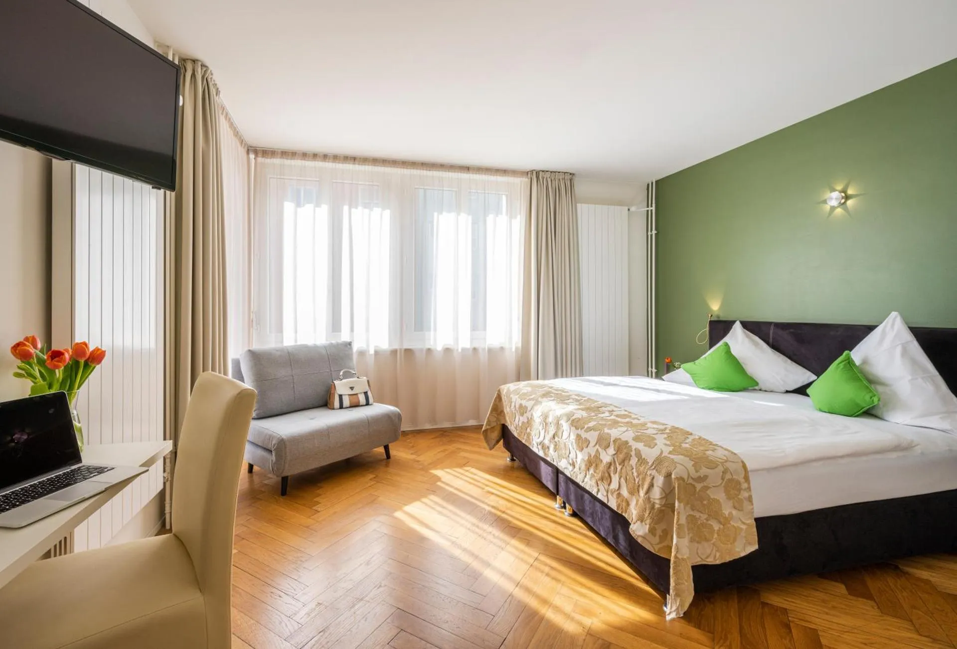 Dog Friendly Hotel $Olten - $Hotel Oltnerhof - Self Check in