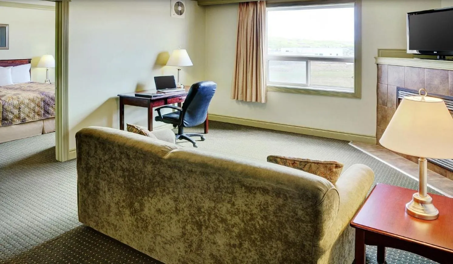 Dog Friendly Hotel $Peace River - $Nova Inn Peace River