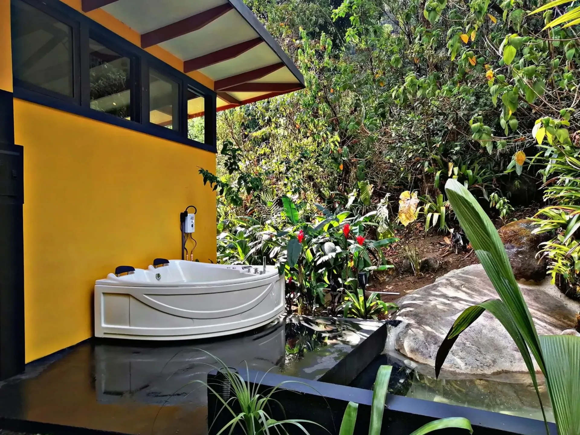 Chirripo Art Hotel interior