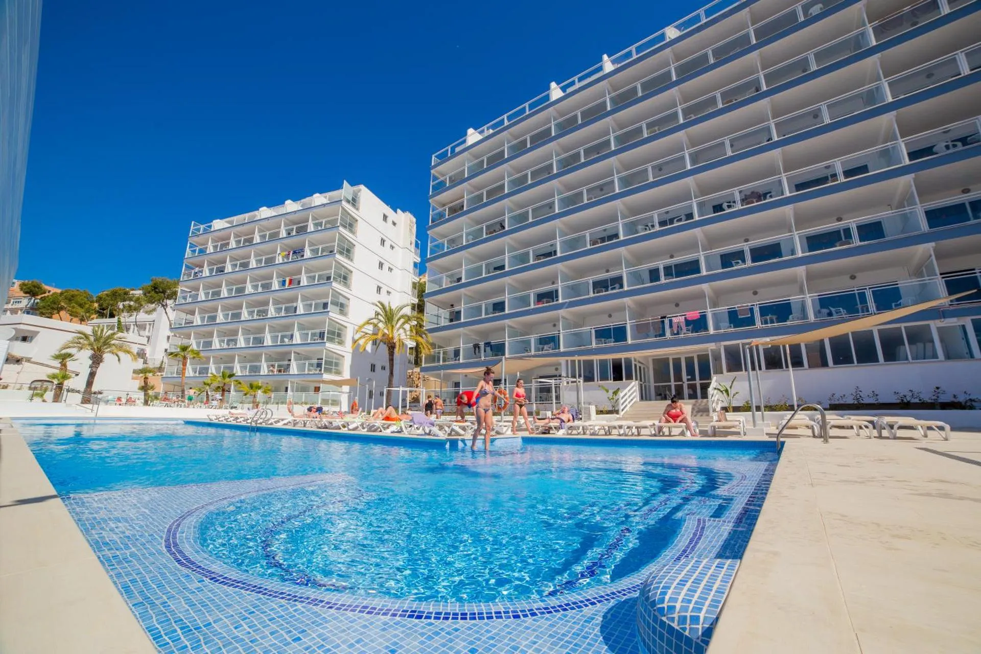 Dog Friendly Aparthotel $Santa Ponsa - $Pierre&Vacances Mallorca Deya